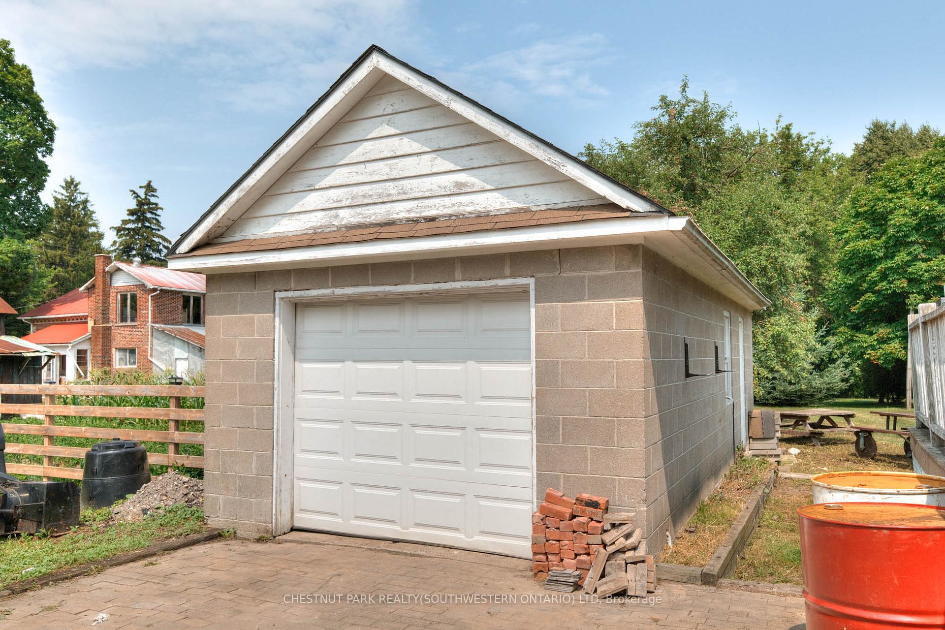 Photo 41 of 2057 Martin Street, Howick, Howick Twp — HOMEH