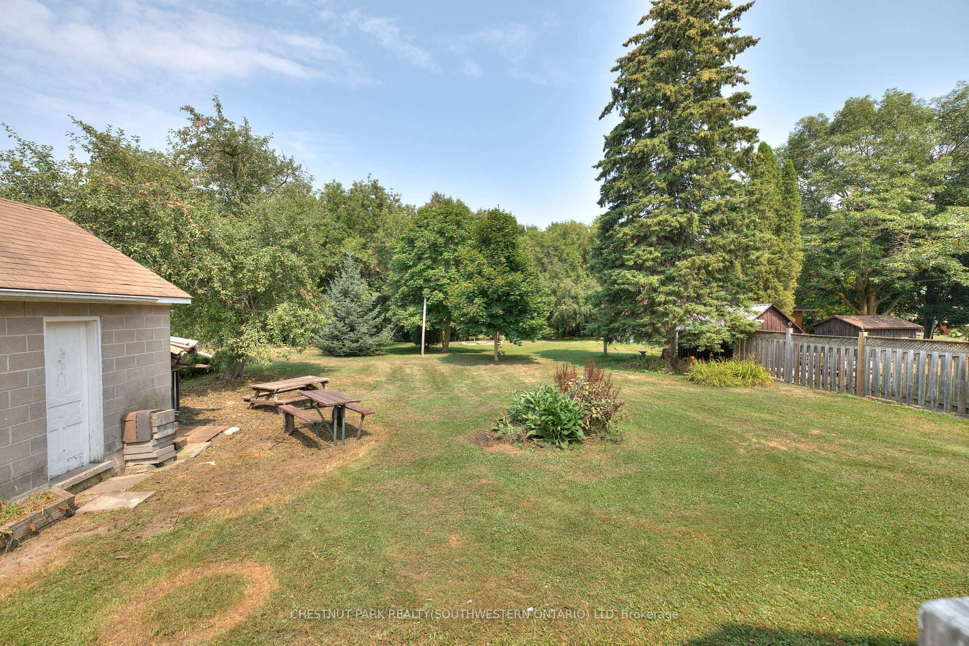 Photo 35 of 2057 Martin Street, Howick, Howick Twp — HOMEH