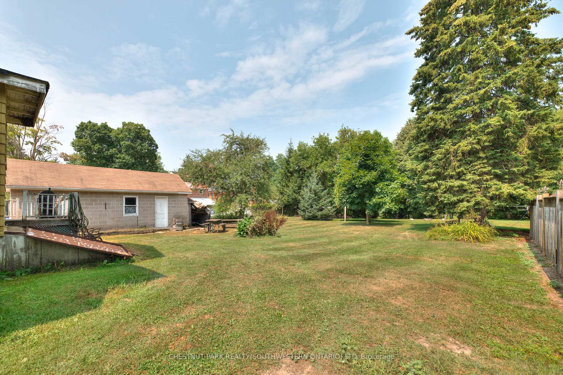 Photo 42 of 2057 Martin Street, Howick, Howick Twp — HOMEH