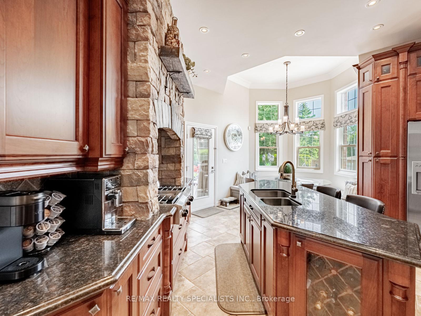 Photo 7 of 12 McMaster Street, Halton Hills, Glen Williams — HOMEH