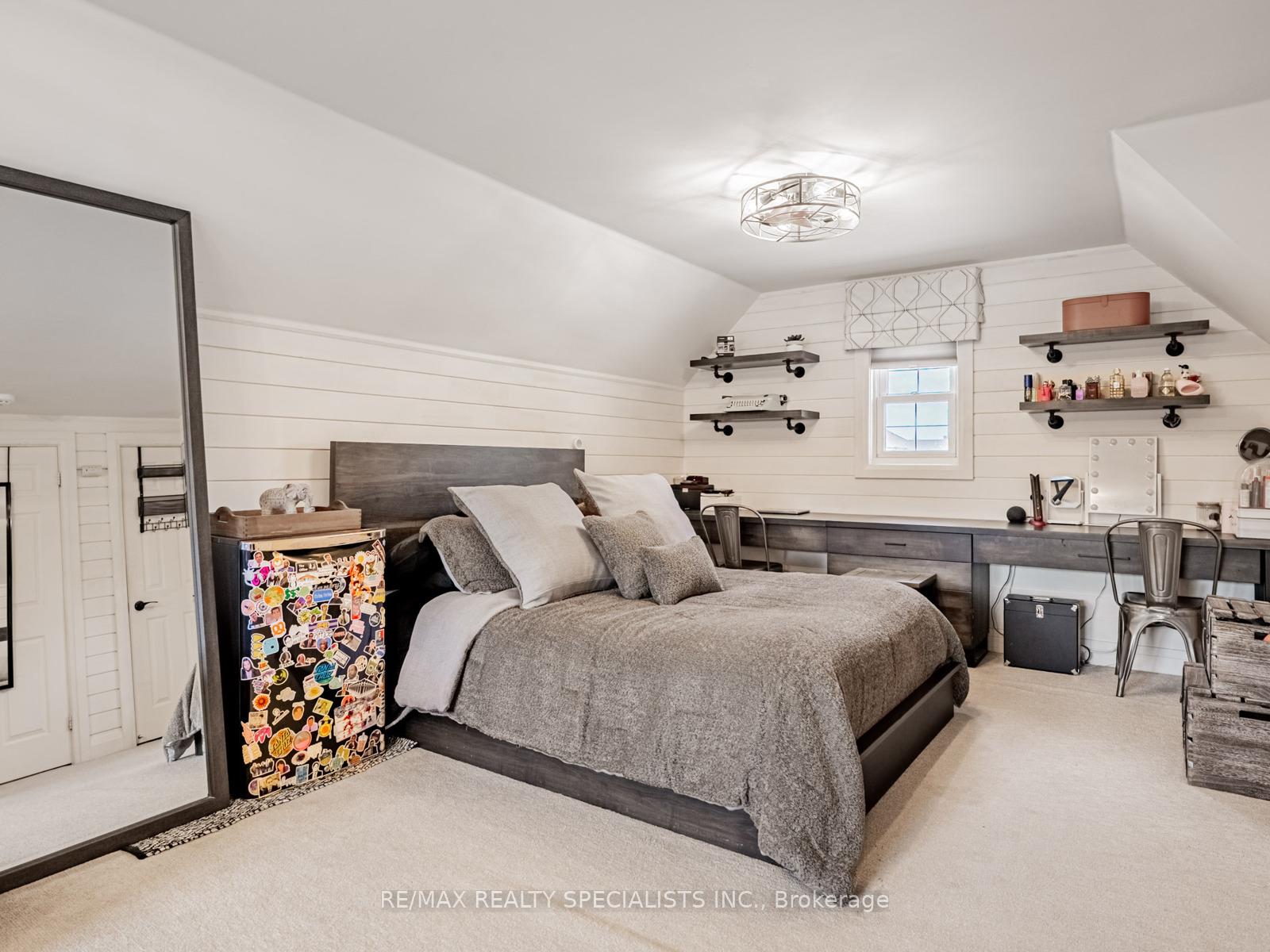 Photo 4 of 12 McMaster Street, Halton Hills, Glen Williams — HOMEH