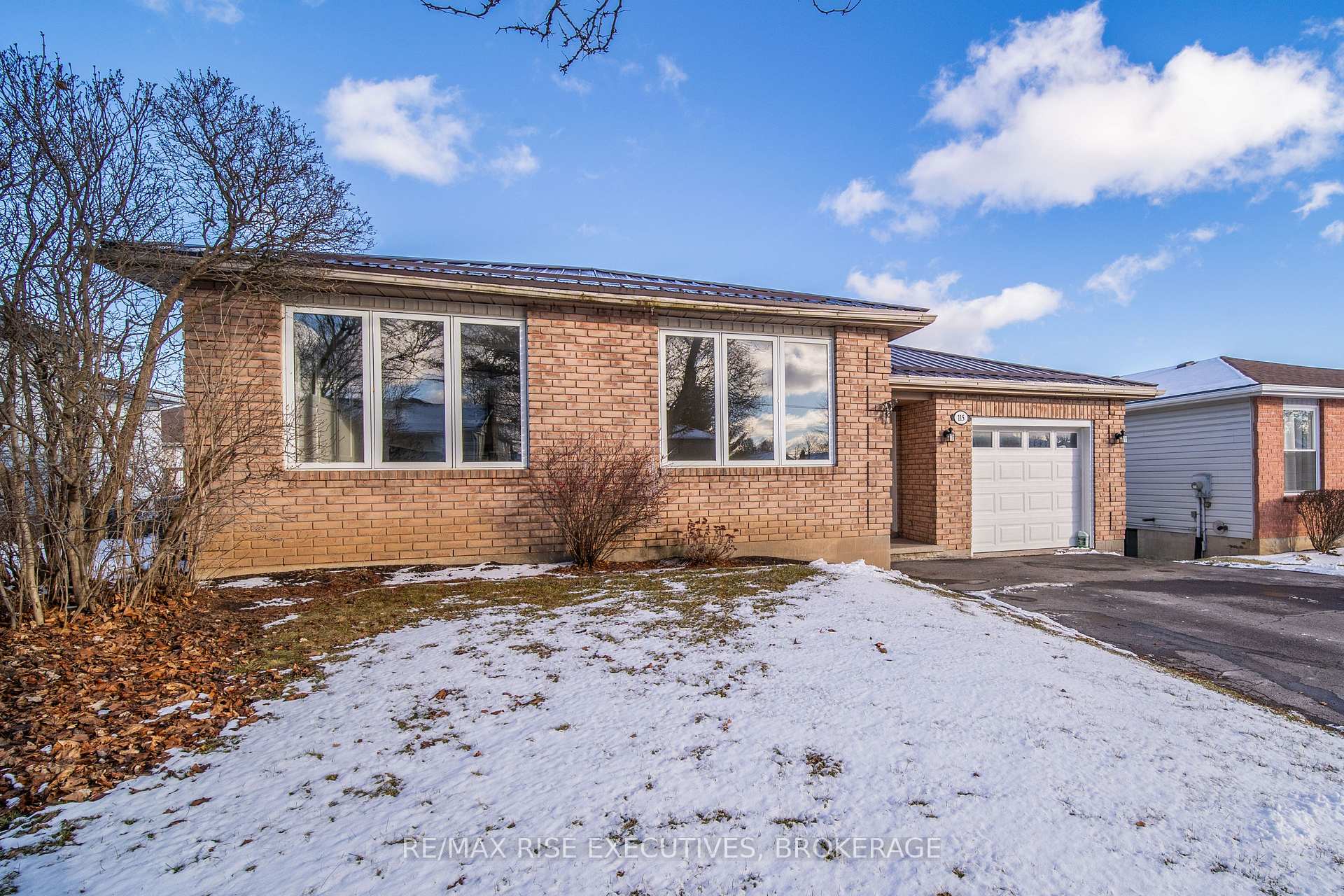 Photo 2 of 115 University Avenue, Belleville, Belleville Ward — HOMEH