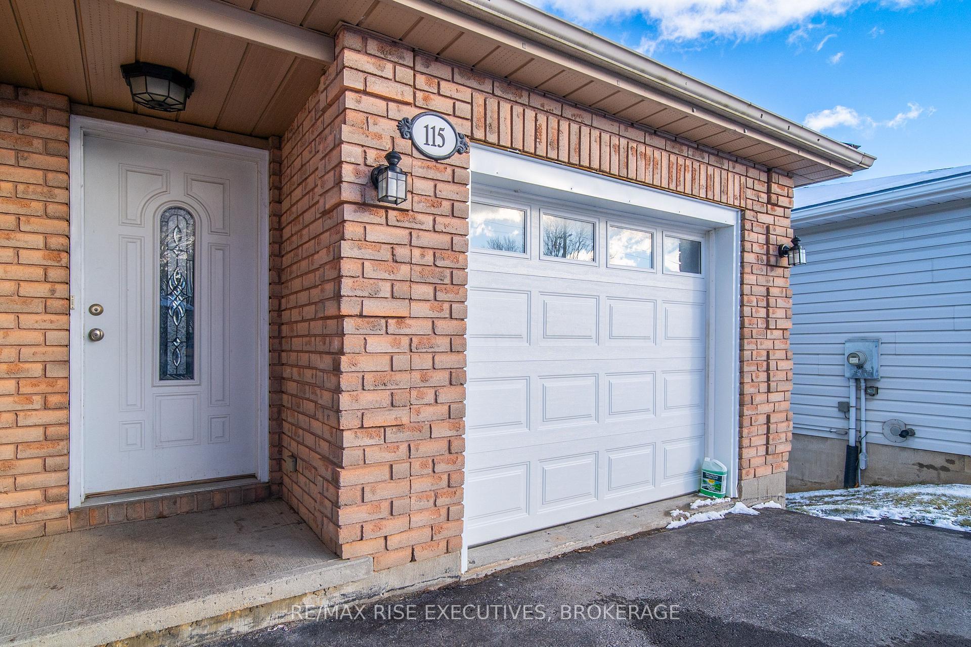Photo 3 of 115 University Avenue, Belleville, Belleville Ward — HOMEH