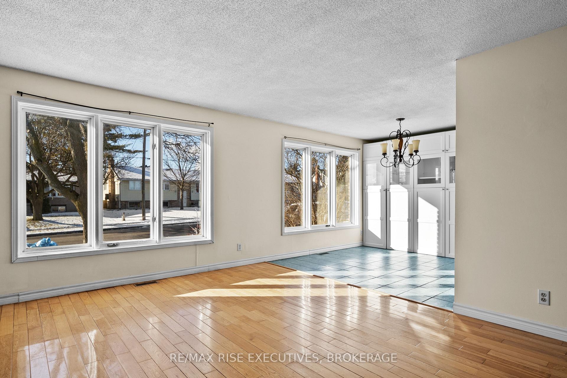 Photo 7 of 115 University Avenue, Belleville, Belleville Ward — HOMEH