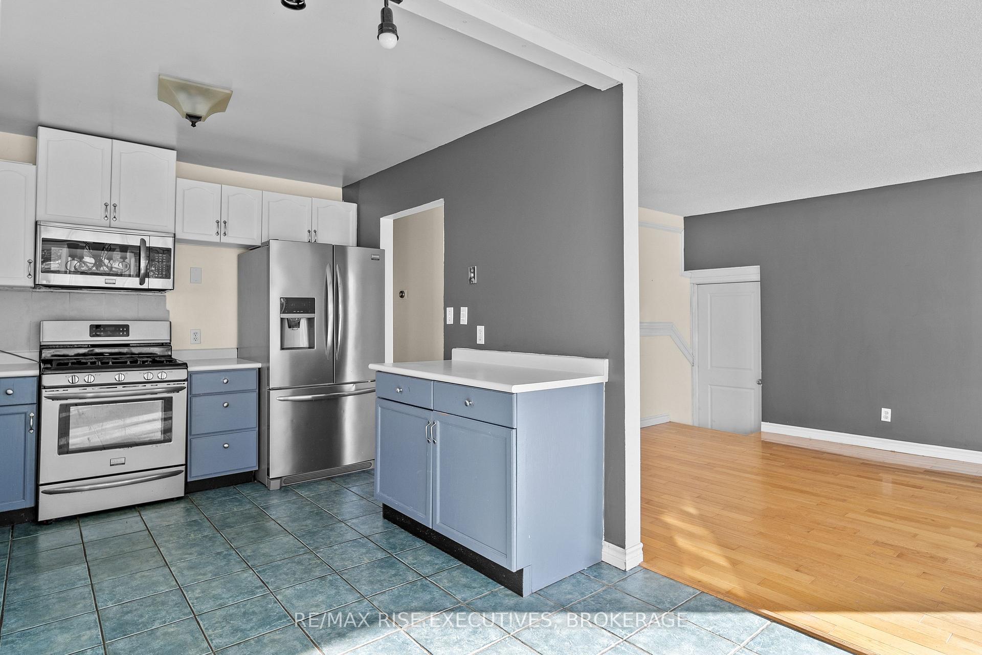 Photo 13 of 115 University Avenue, Belleville, Belleville Ward — HOMEH