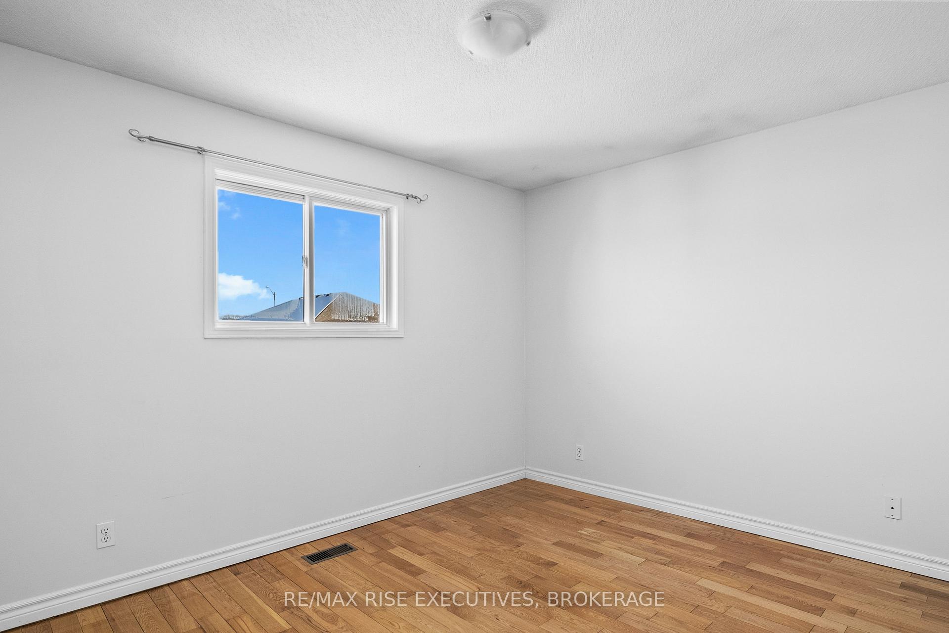 Photo 21 of 115 University Avenue, Belleville, Belleville Ward — HOMEH