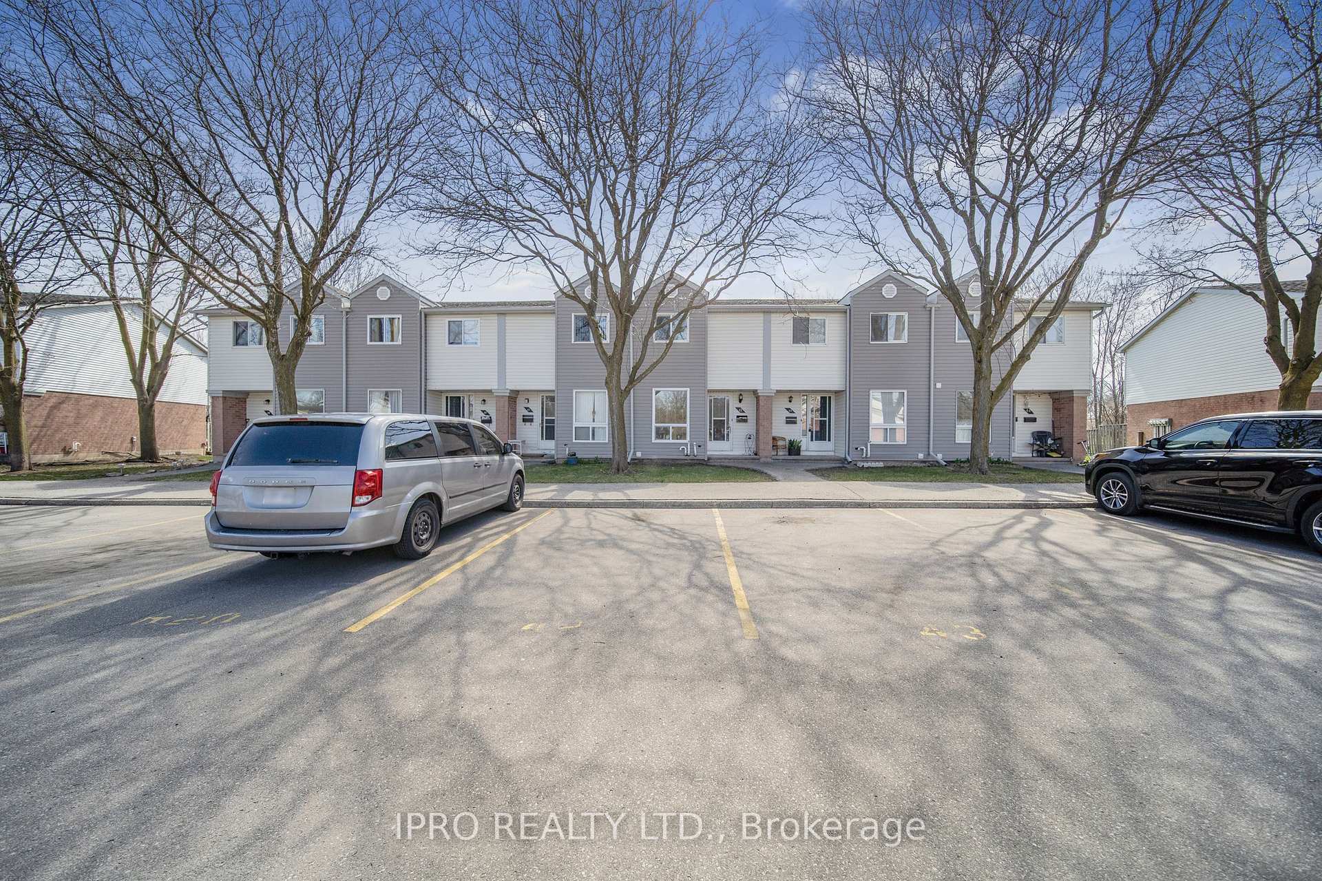 Front of Unit 43, 40 Imperial Road N