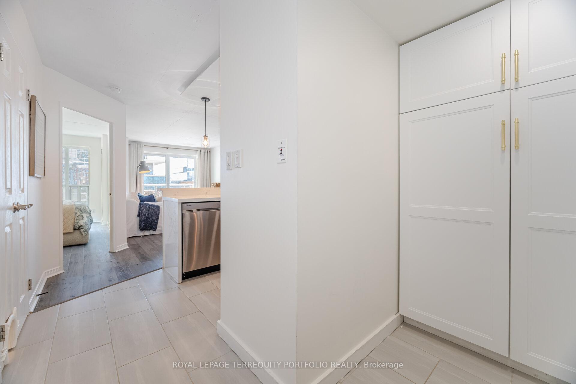 Photo 2 of Unit 923, 230 King Street E, Toronto, Moss Park — HOMEH