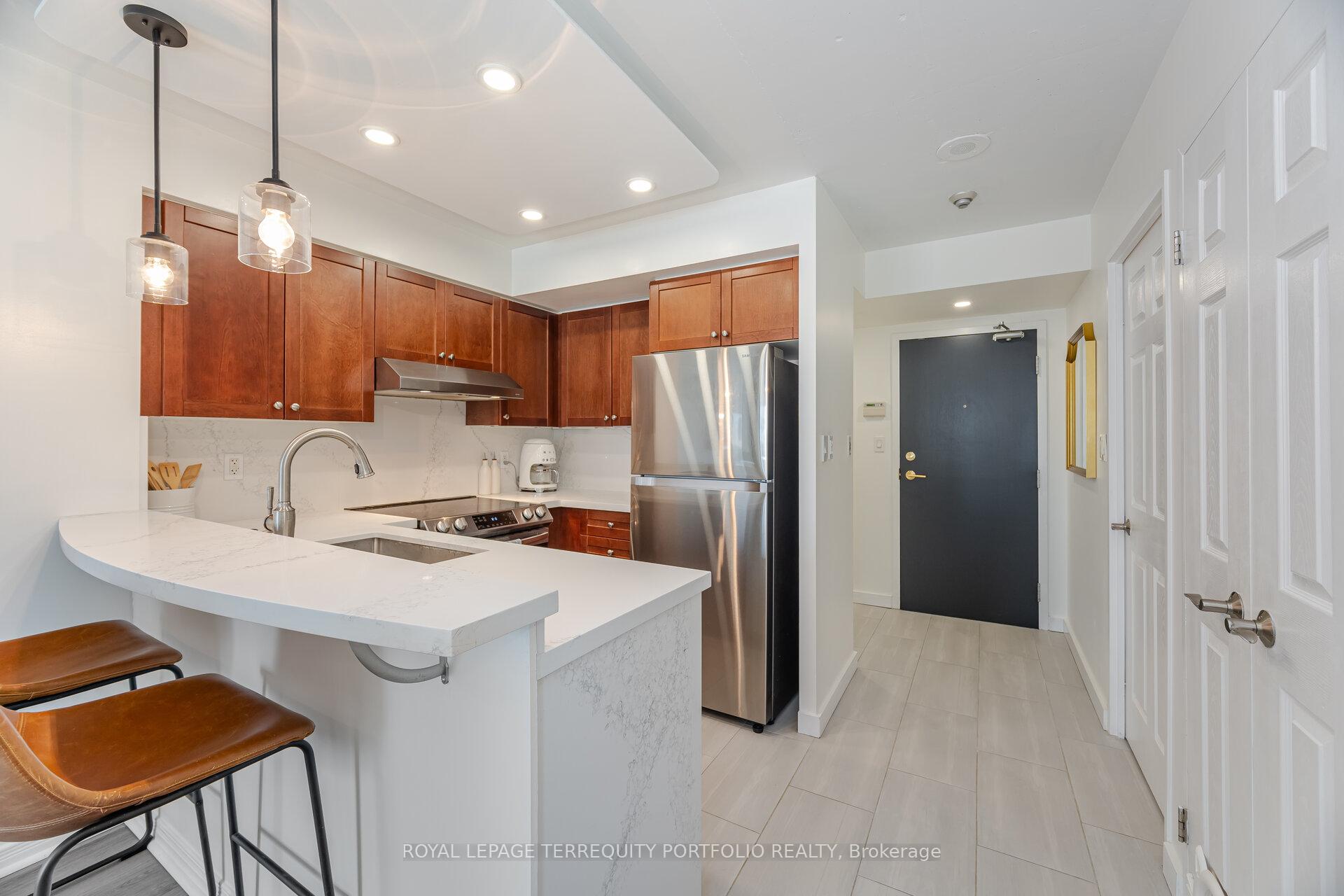 Photo 3 of Unit 923, 230 King Street E, Toronto, Moss Park — HOMEH