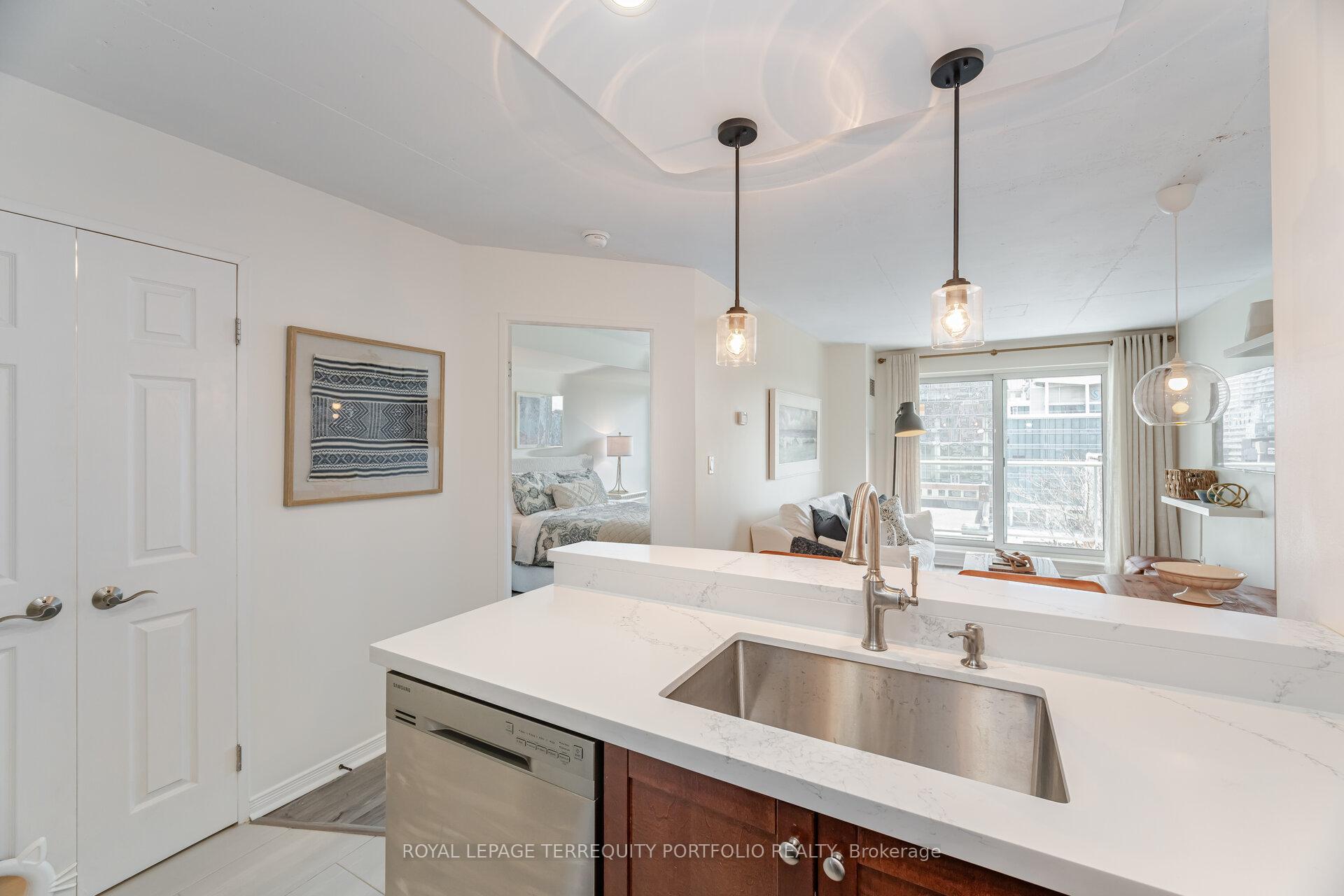 Photo 6 of Unit 923, 230 King Street E, Toronto, Moss Park — HOMEH