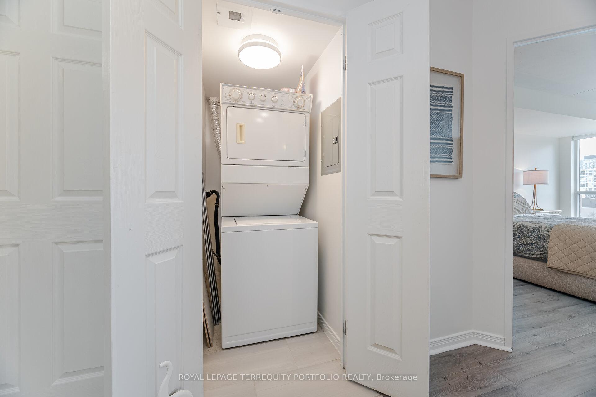 Photo 14 of Unit 923, 230 King Street E, Toronto, Moss Park — HOMEH