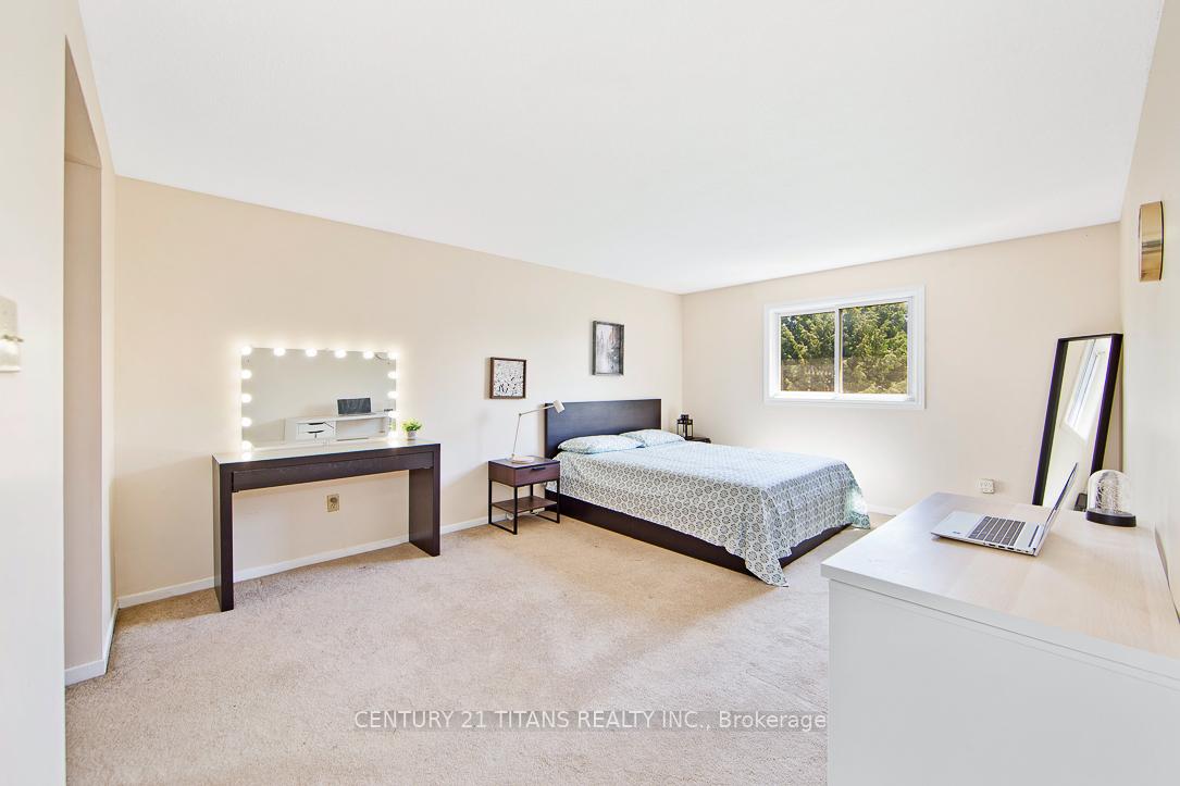 Photo 17 of 75 Cornwall Drive, Ajax, Central — HOMEH