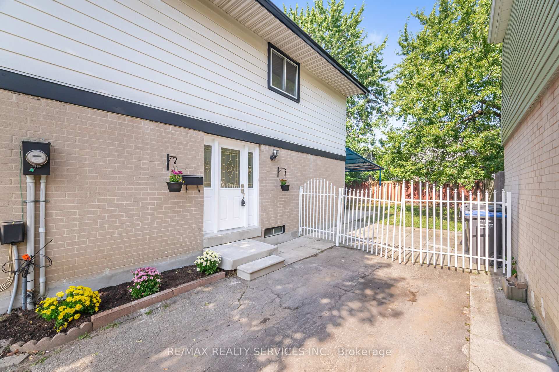 Photo 7 of 20 Greenhills Square, Brampton, Northgate — HOMEH