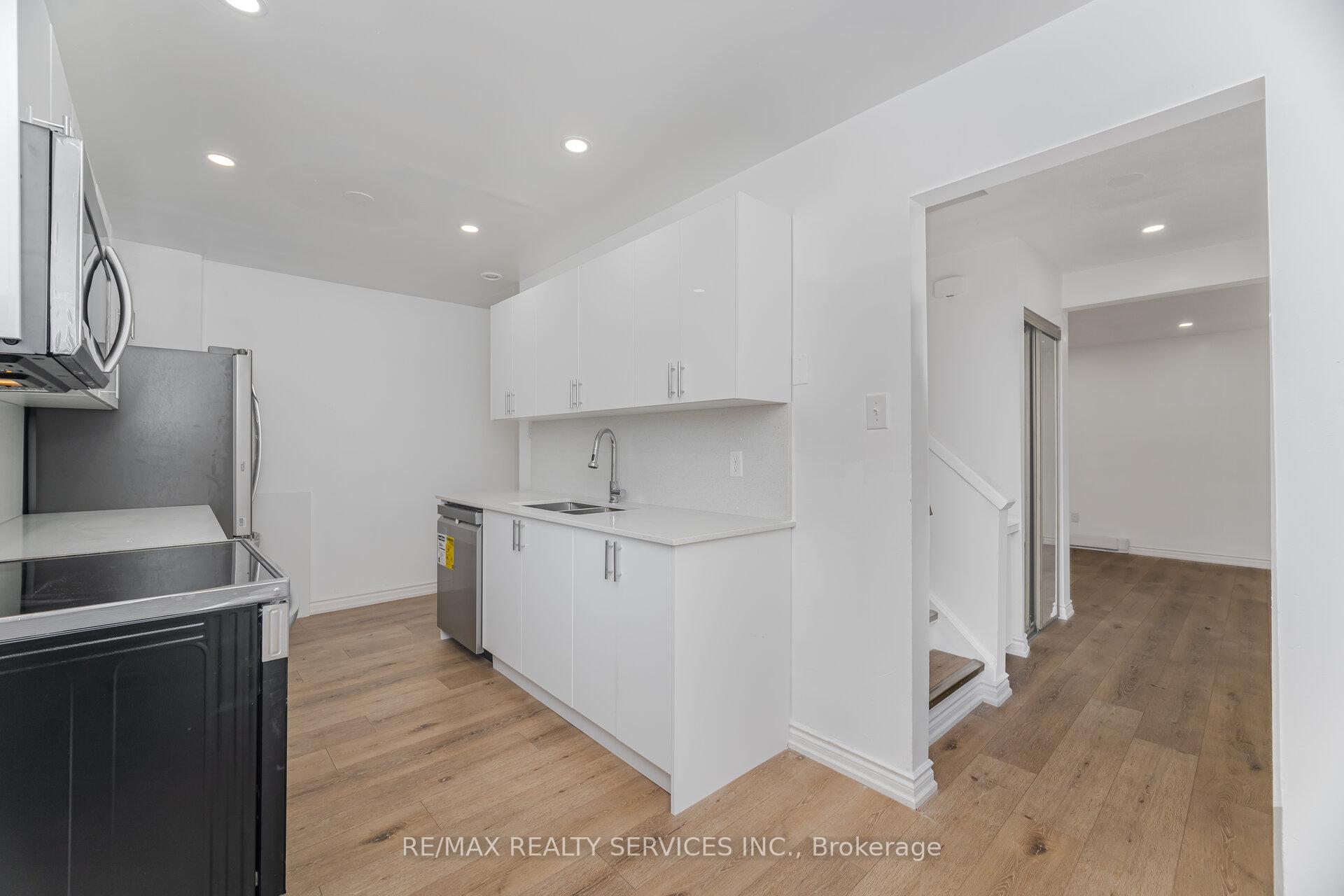 Photo 9 of 20 Greenhills Square, Brampton, Northgate — HOMEH
