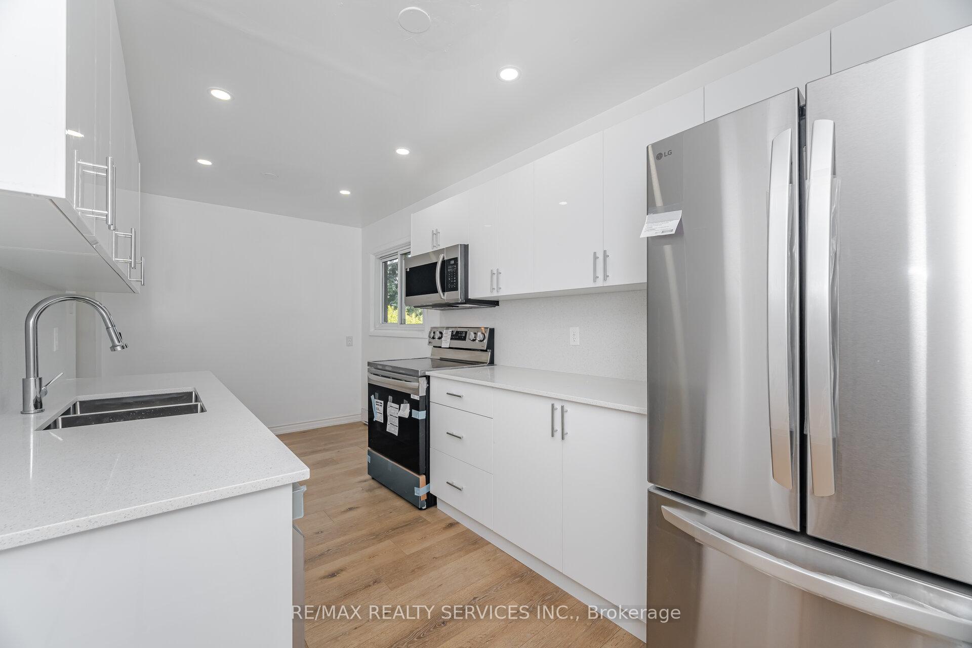 Photo 10 of 20 Greenhills Square, Brampton, Northgate — HOMEH