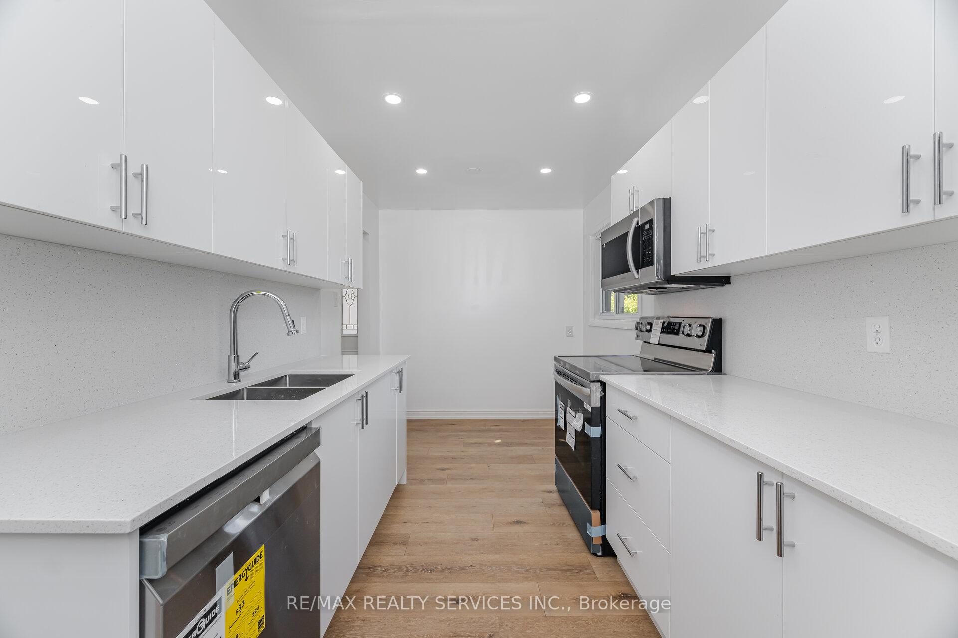 Photo 11 of 20 Greenhills Square, Brampton, Northgate — HOMEH