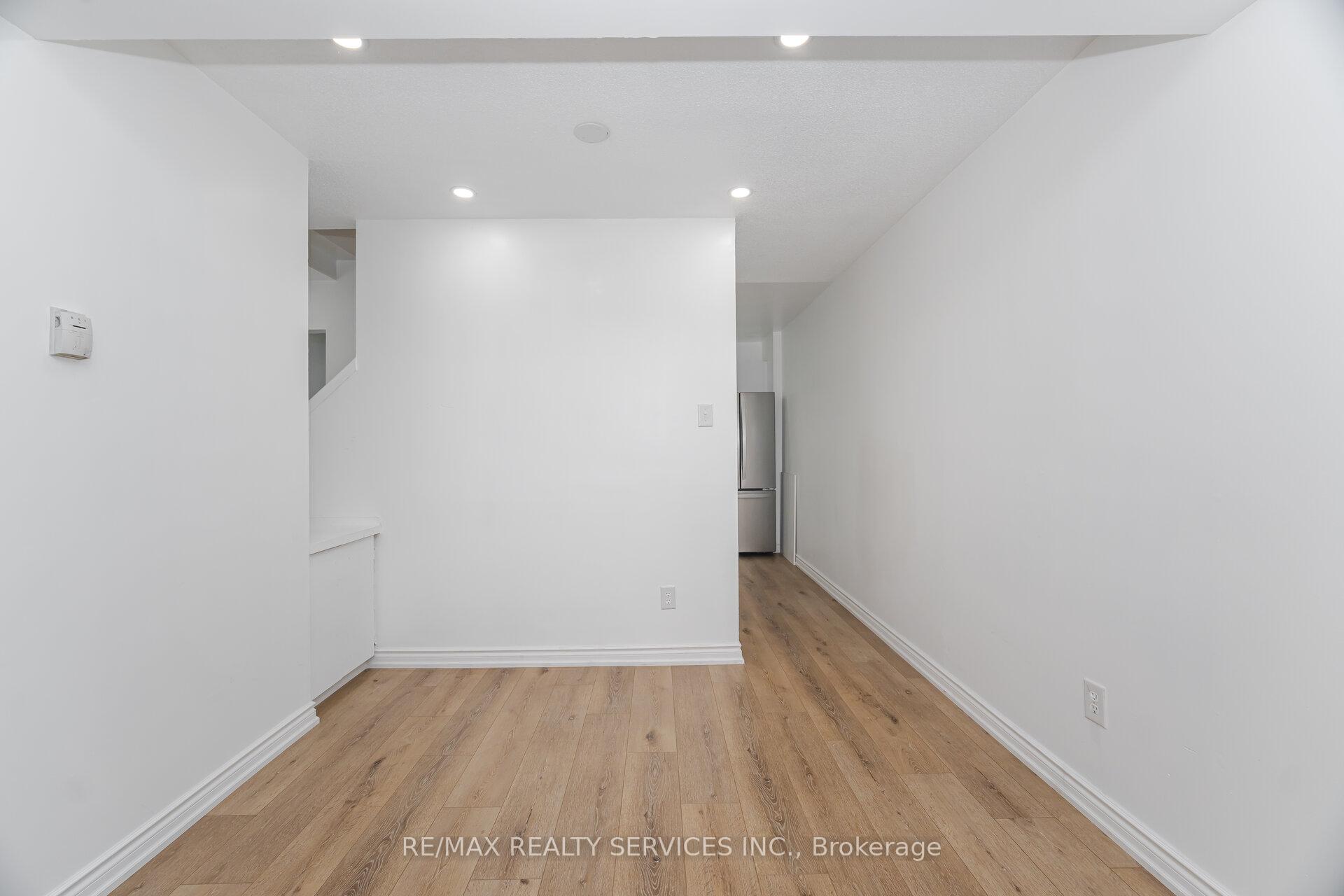 Photo 13 of 20 Greenhills Square, Brampton, Northgate — HOMEH