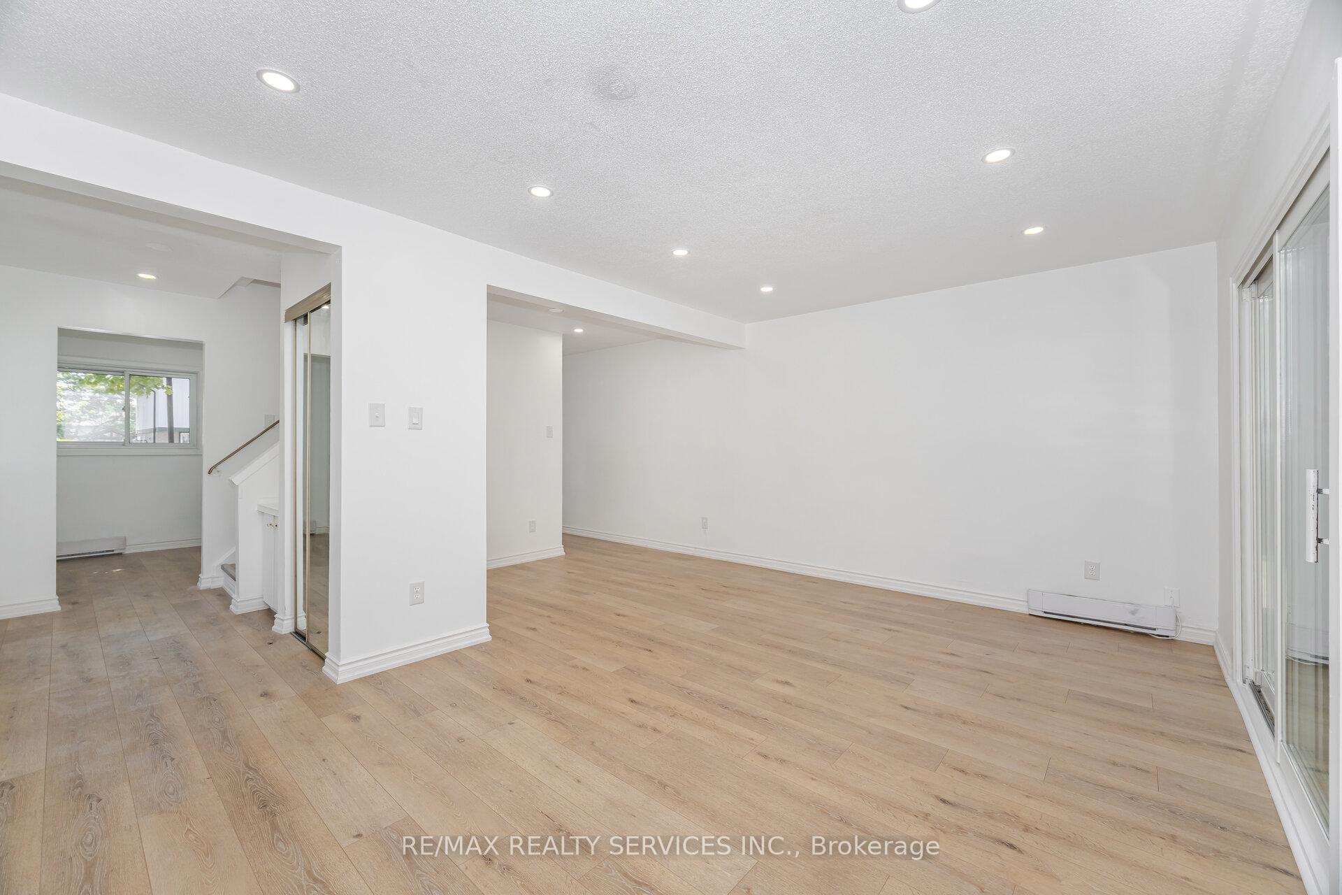 Photo 18 of 20 Greenhills Square, Brampton, Northgate — HOMEH