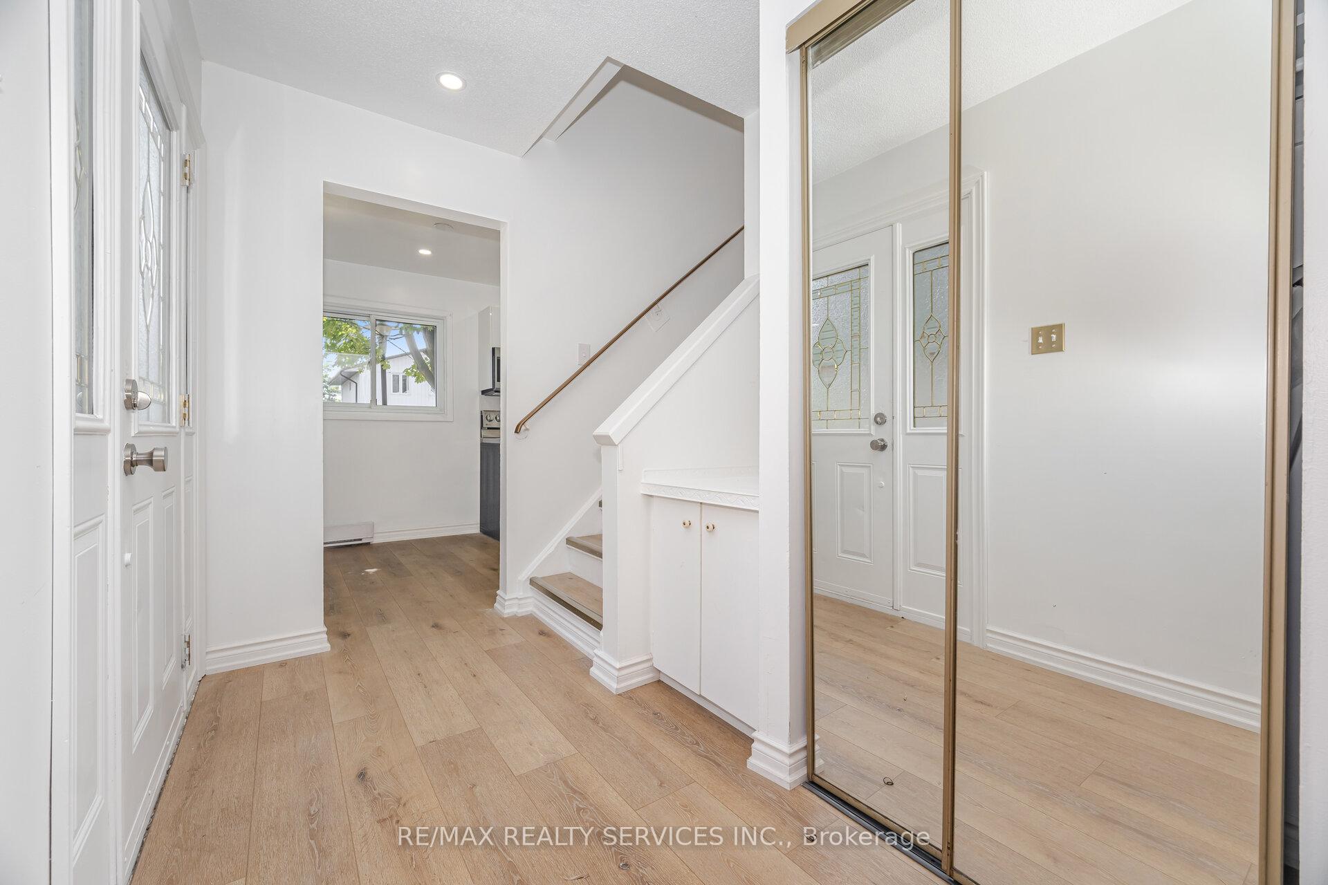 Photo 19 of 20 Greenhills Square, Brampton, Northgate — HOMEH