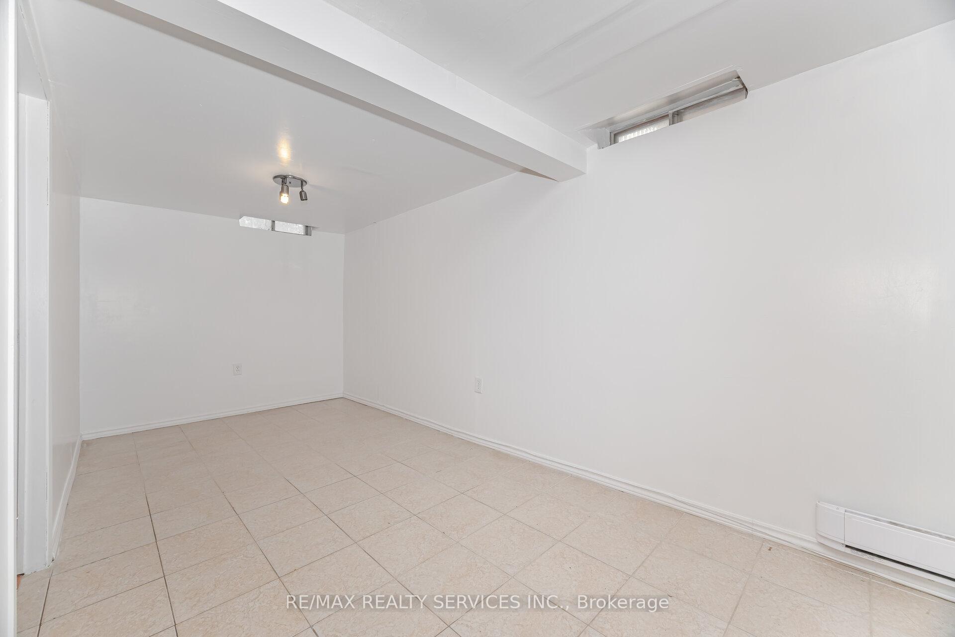 Photo 34 of 20 Greenhills Square, Brampton, Northgate — HOMEH