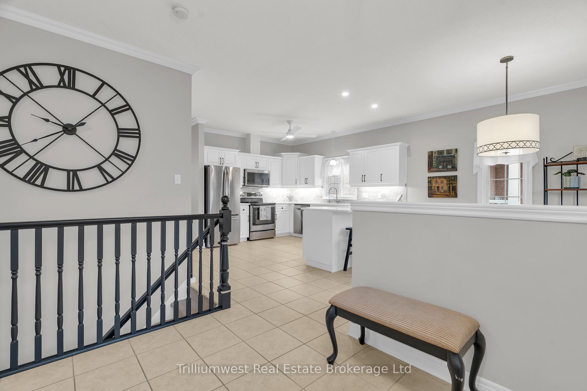 Photo 6 of 302 Farley Drive, Guelph, Pineridge/Westminster Woods — HOMEH