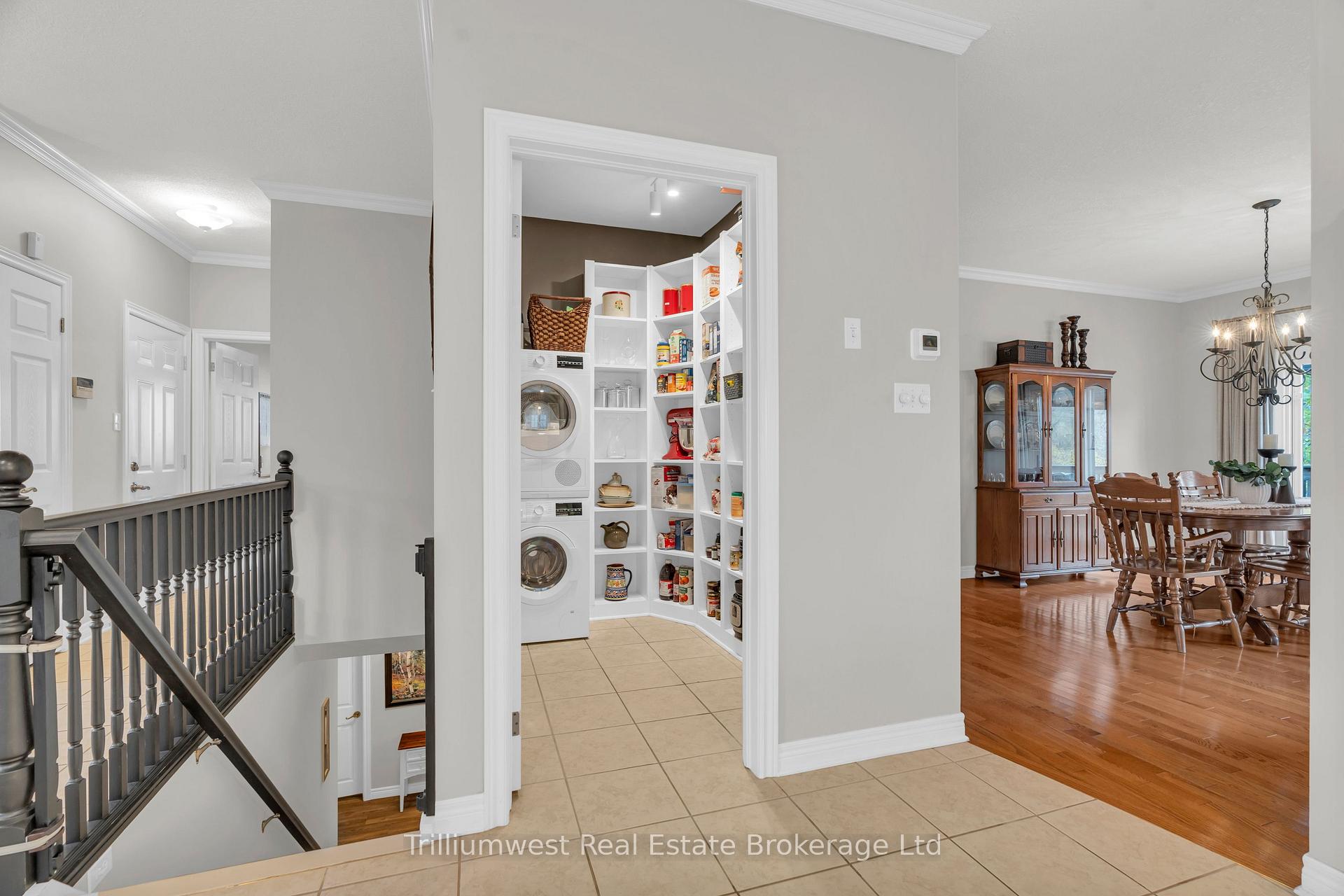 Photo 12 of 302 Farley Drive, Guelph, Pineridge/Westminster Woods — HOMEH