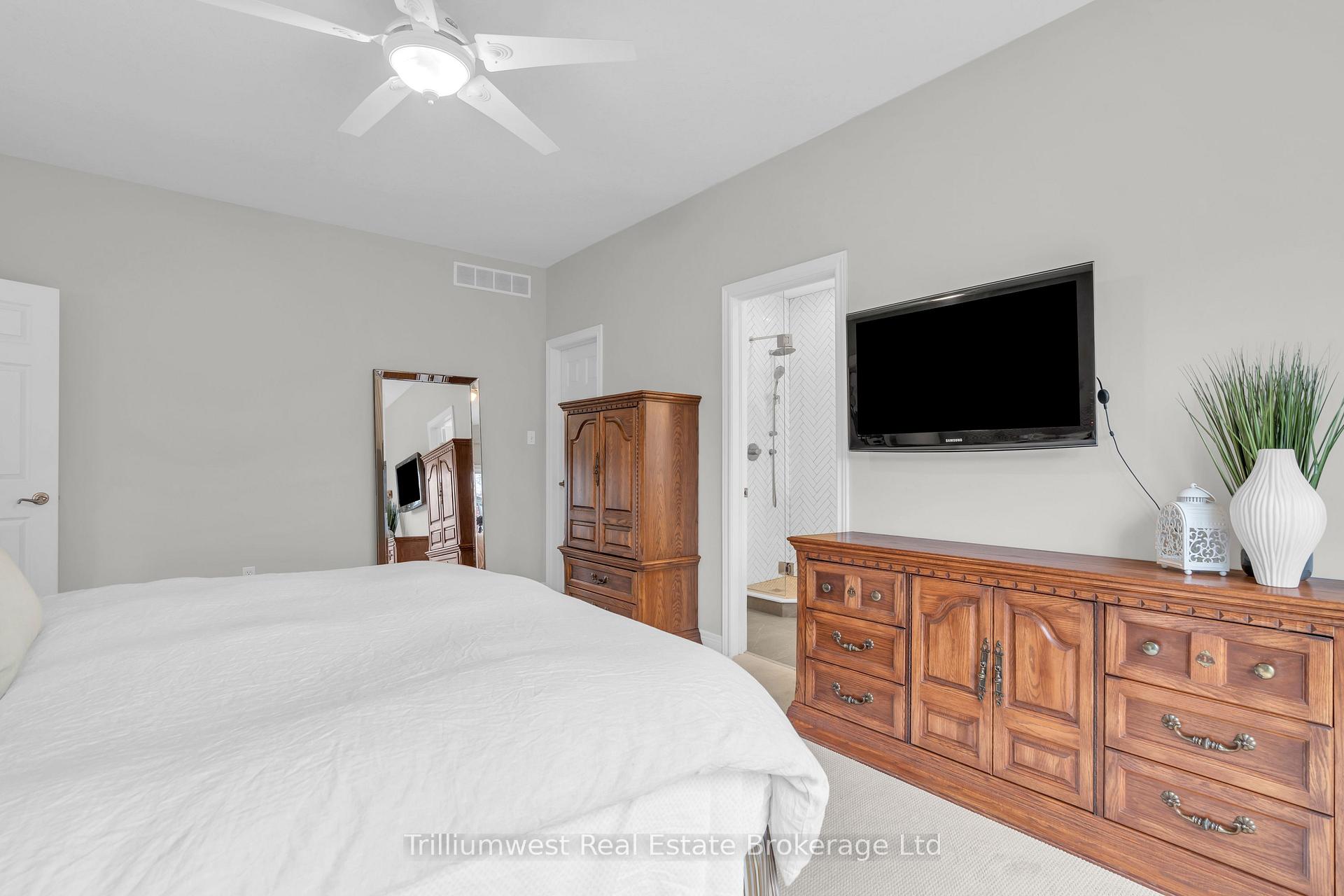Photo 19 of 302 Farley Drive, Guelph, Pineridge/Westminster Woods — HOMEH