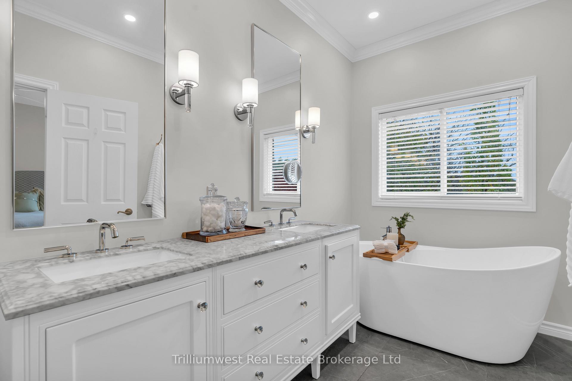 Photo 20 of 302 Farley Drive, Guelph, Pineridge/Westminster Woods — HOMEH