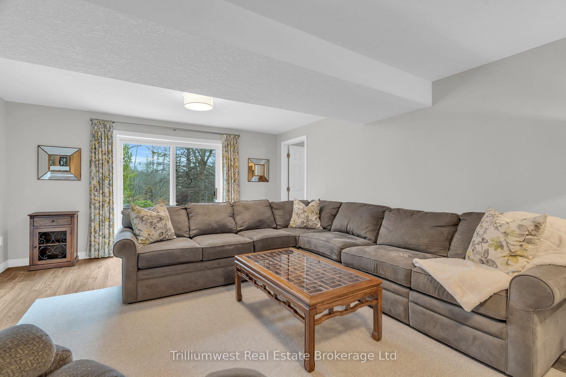 Photo 27 of 302 Farley Drive, Guelph, Pineridge/Westminster Woods — HOMEH