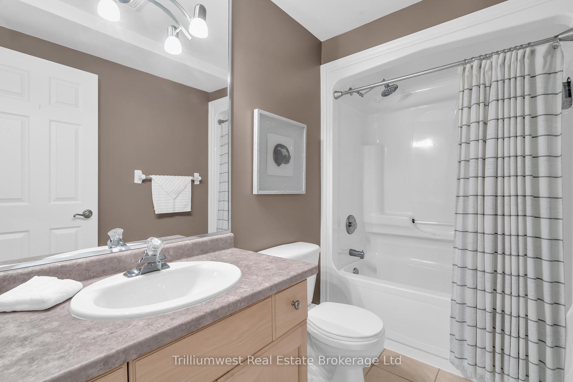 Photo 31 of 302 Farley Drive, Guelph, Pineridge/Westminster Woods — HOMEH