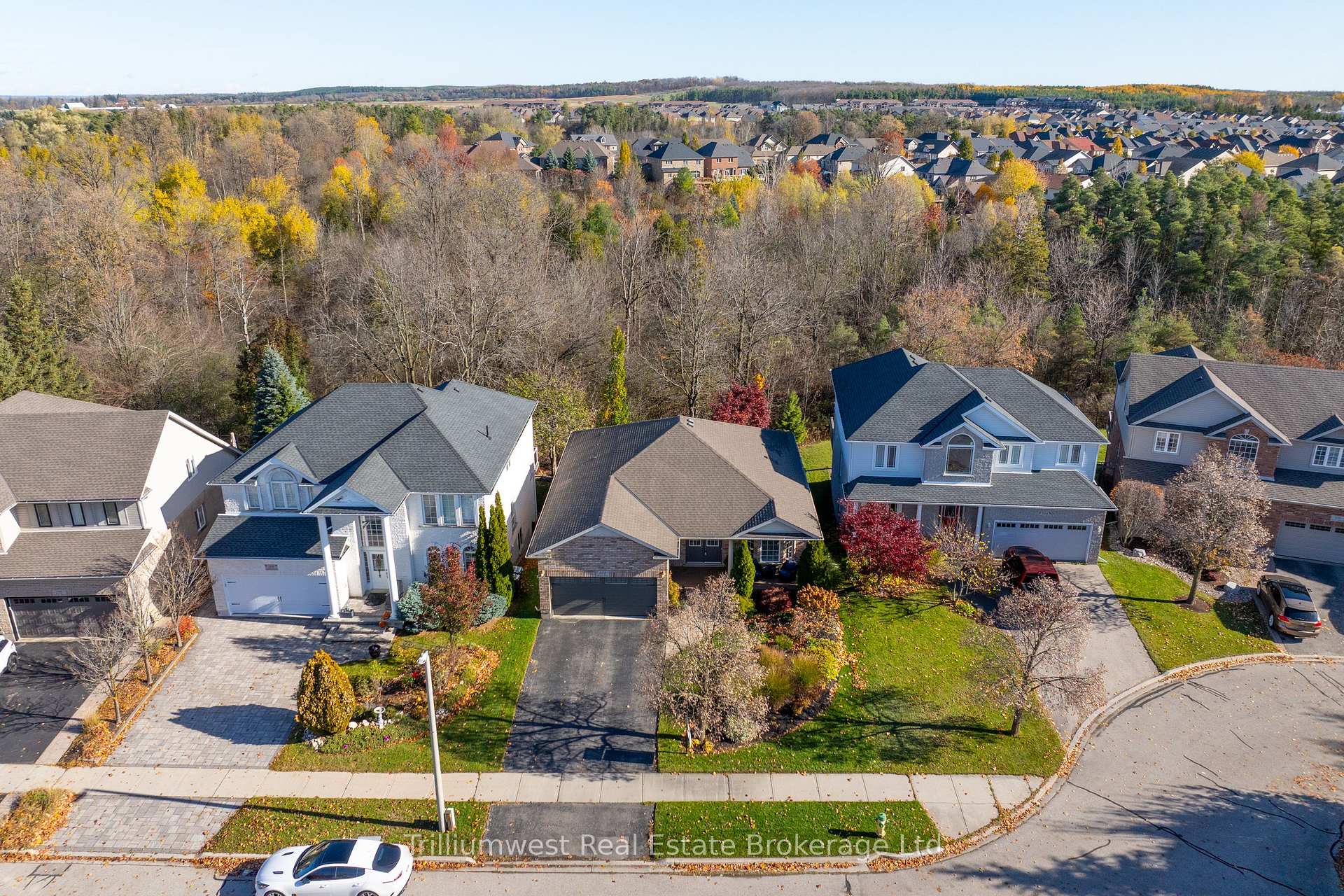 Photo 39 of 302 Farley Drive, Guelph, Pineridge/Westminster Woods — HOMEH