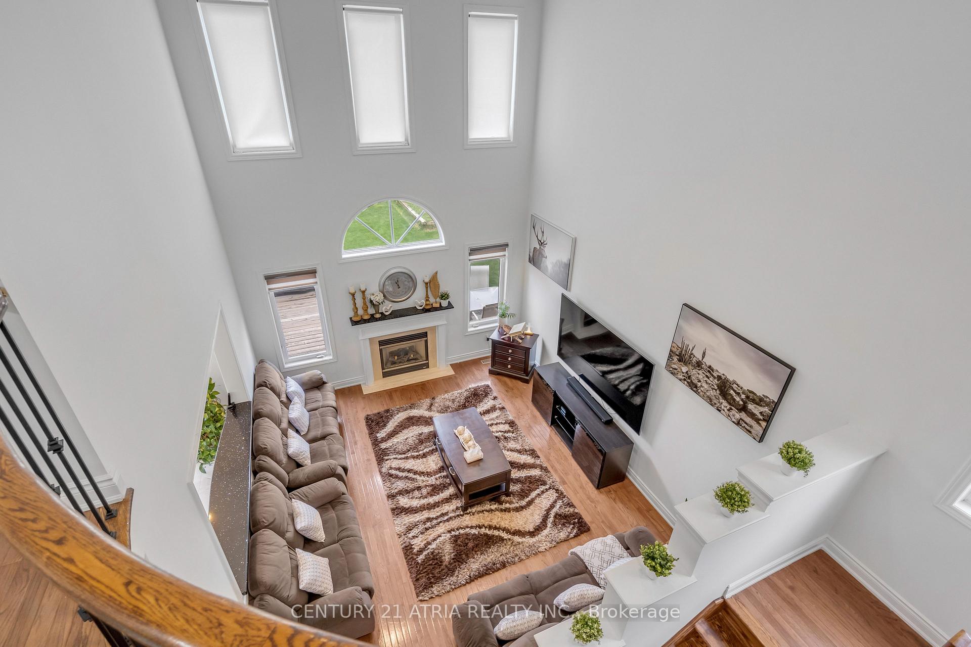 Photo 6 of 10 Louvain Drive, Brampton, Vales of Castlemore North — HOMEH