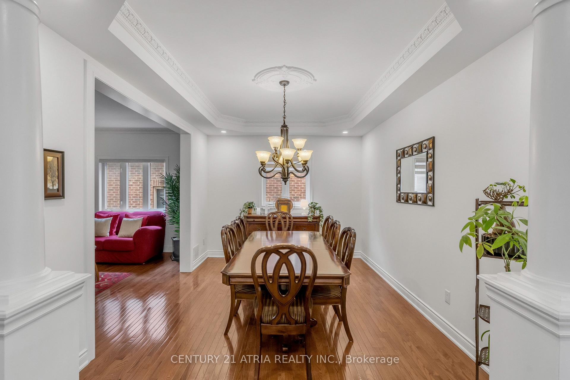 Photo 3 of 10 Louvain Drive, Brampton, Vales of Castlemore North — HOMEH