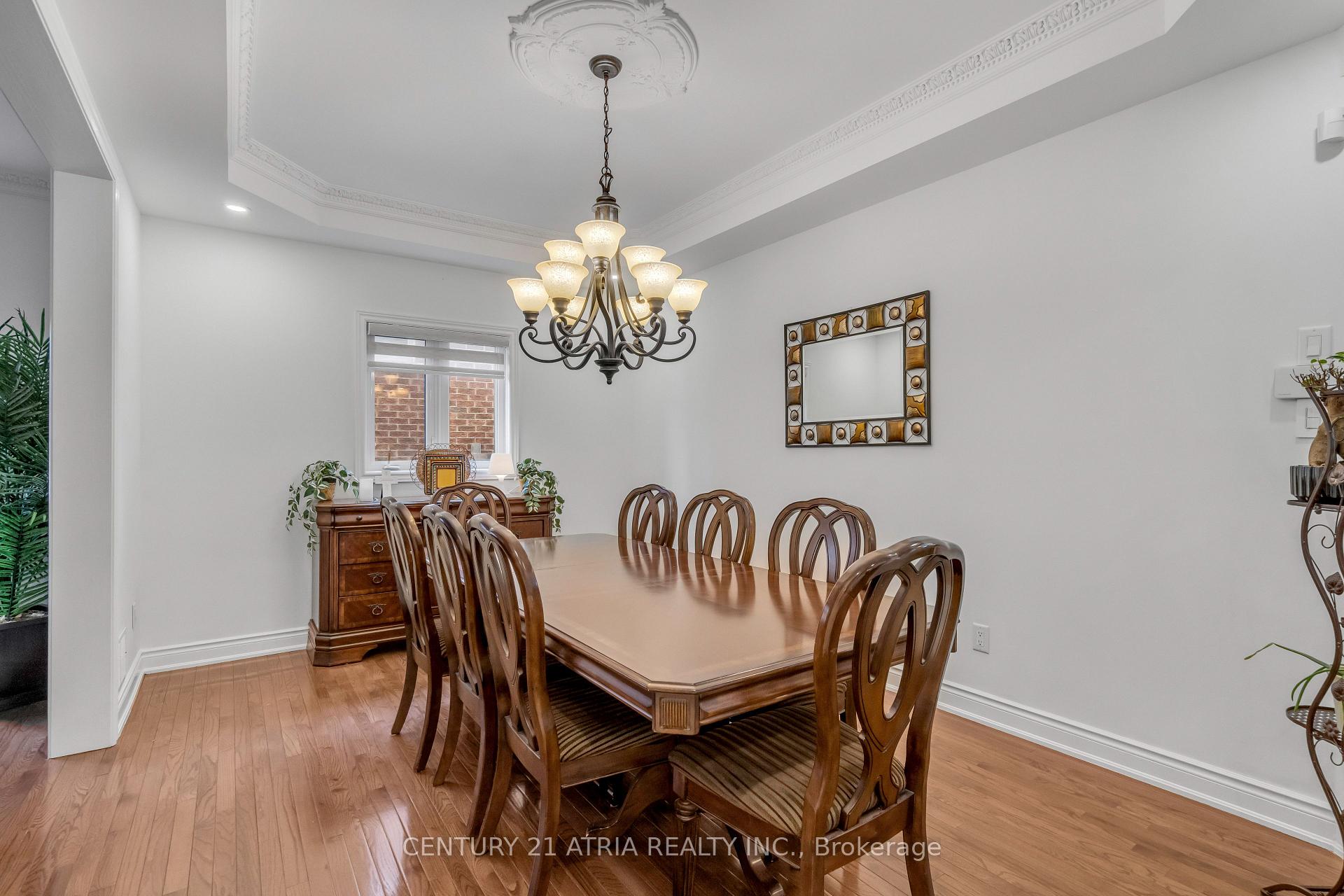 Photo 4 of 10 Louvain Drive, Brampton, Vales of Castlemore North — HOMEH