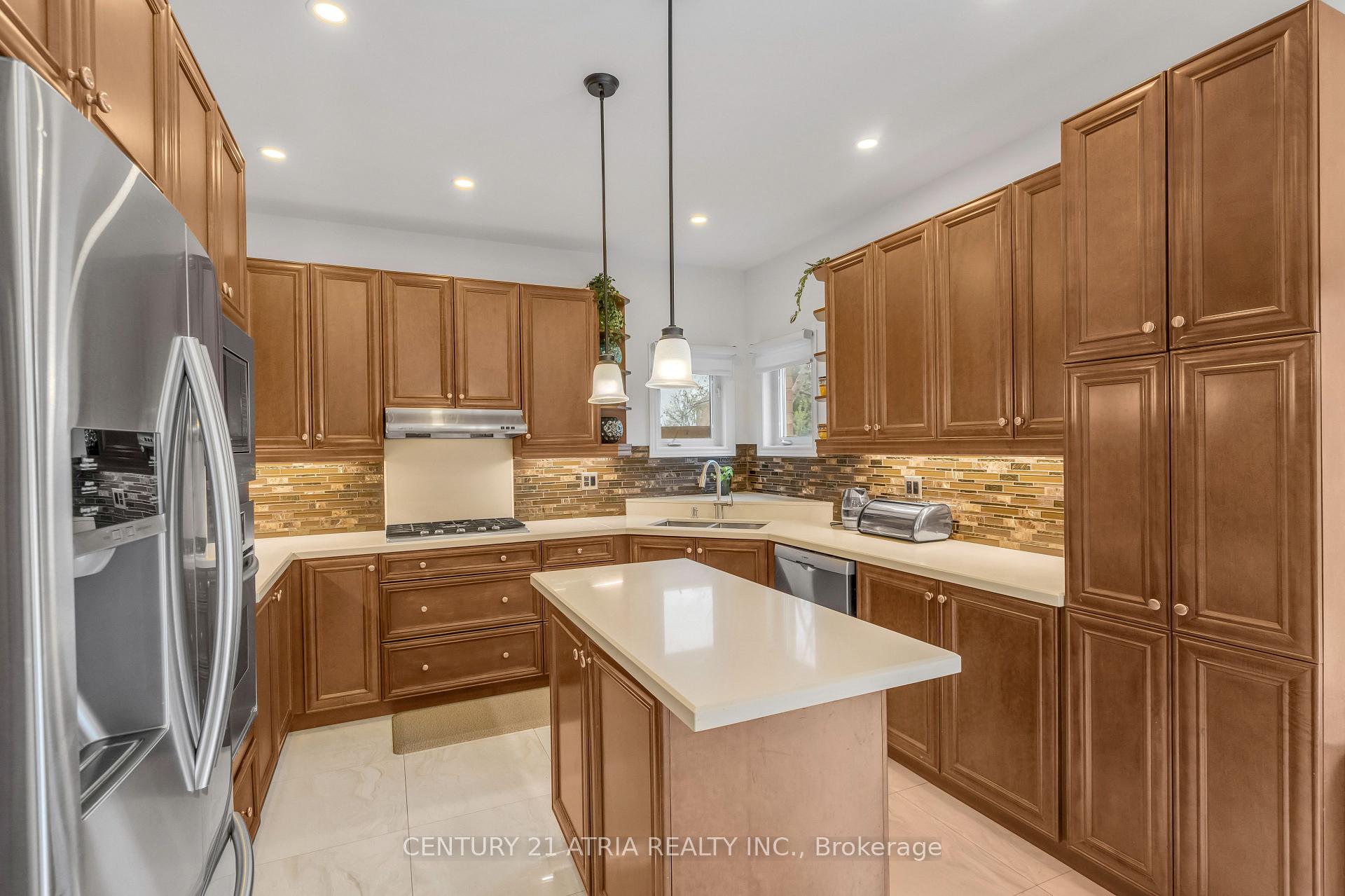 Photo 7 of 10 Louvain Drive, Brampton, Vales of Castlemore North — HOMEH