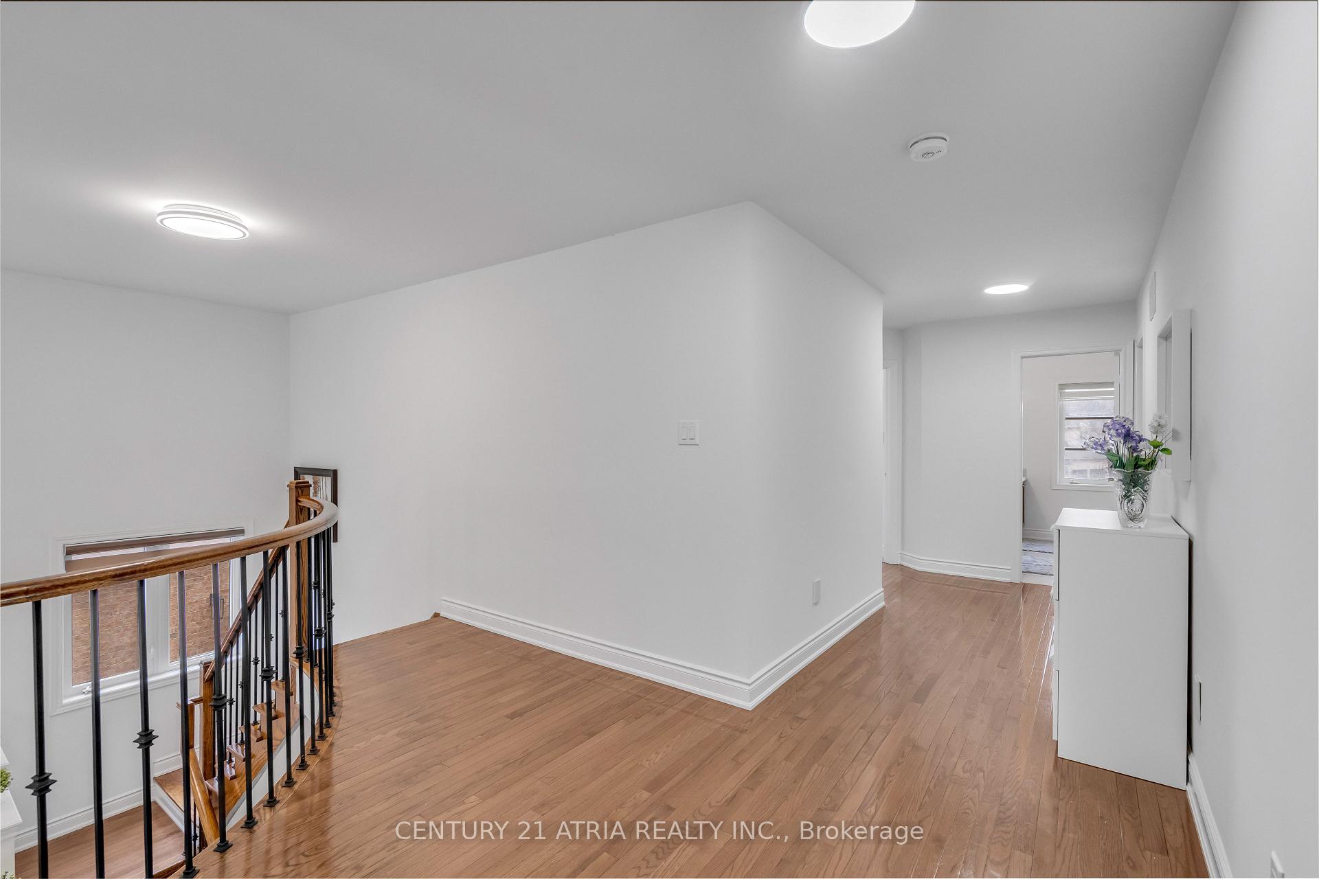 Photo 2 of 10 Louvain Drive, Brampton, Vales of Castlemore North — HOMEH
