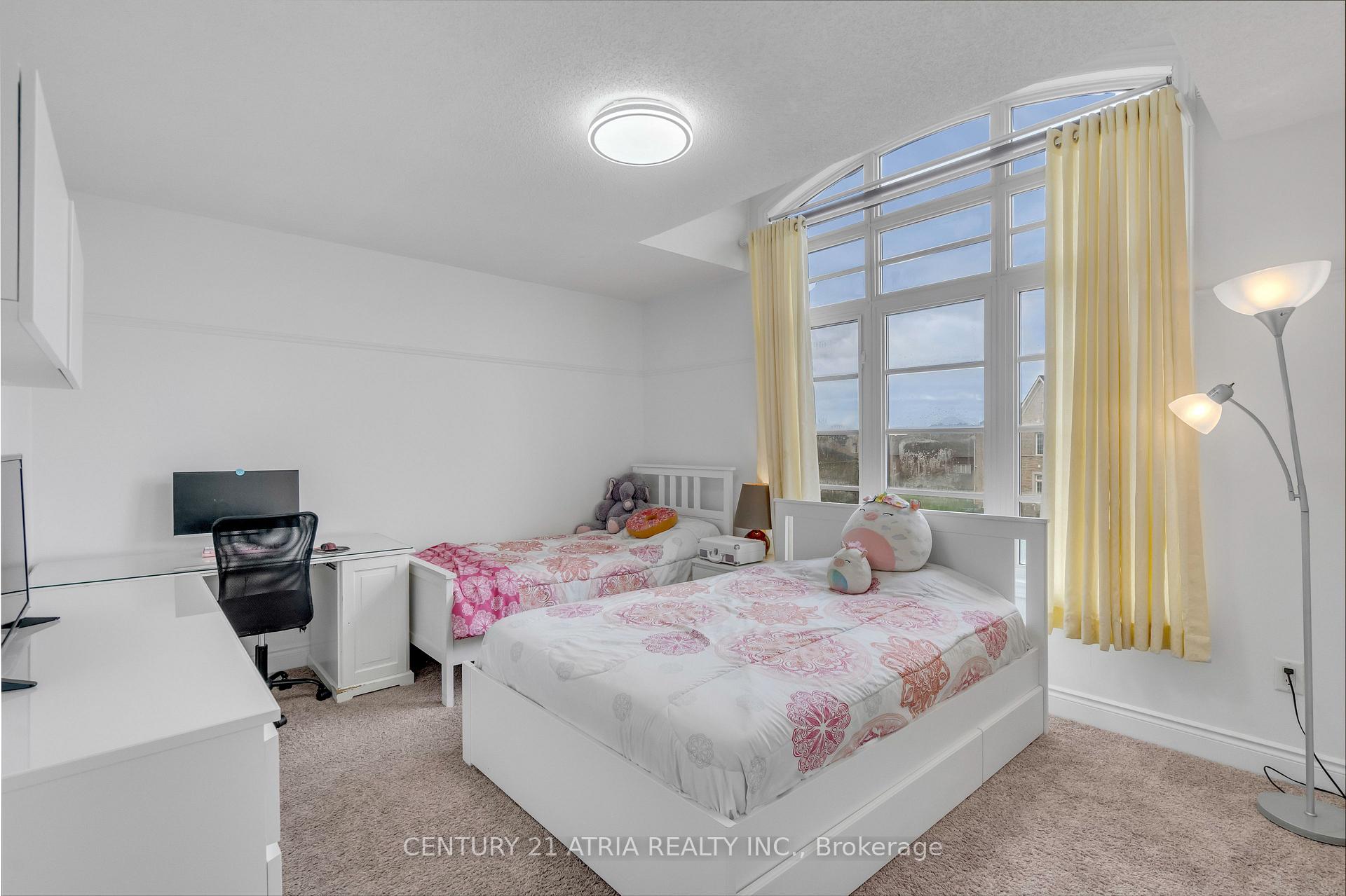 Photo 18 of 10 Louvain Drive, Brampton, Vales of Castlemore North — HOMEH