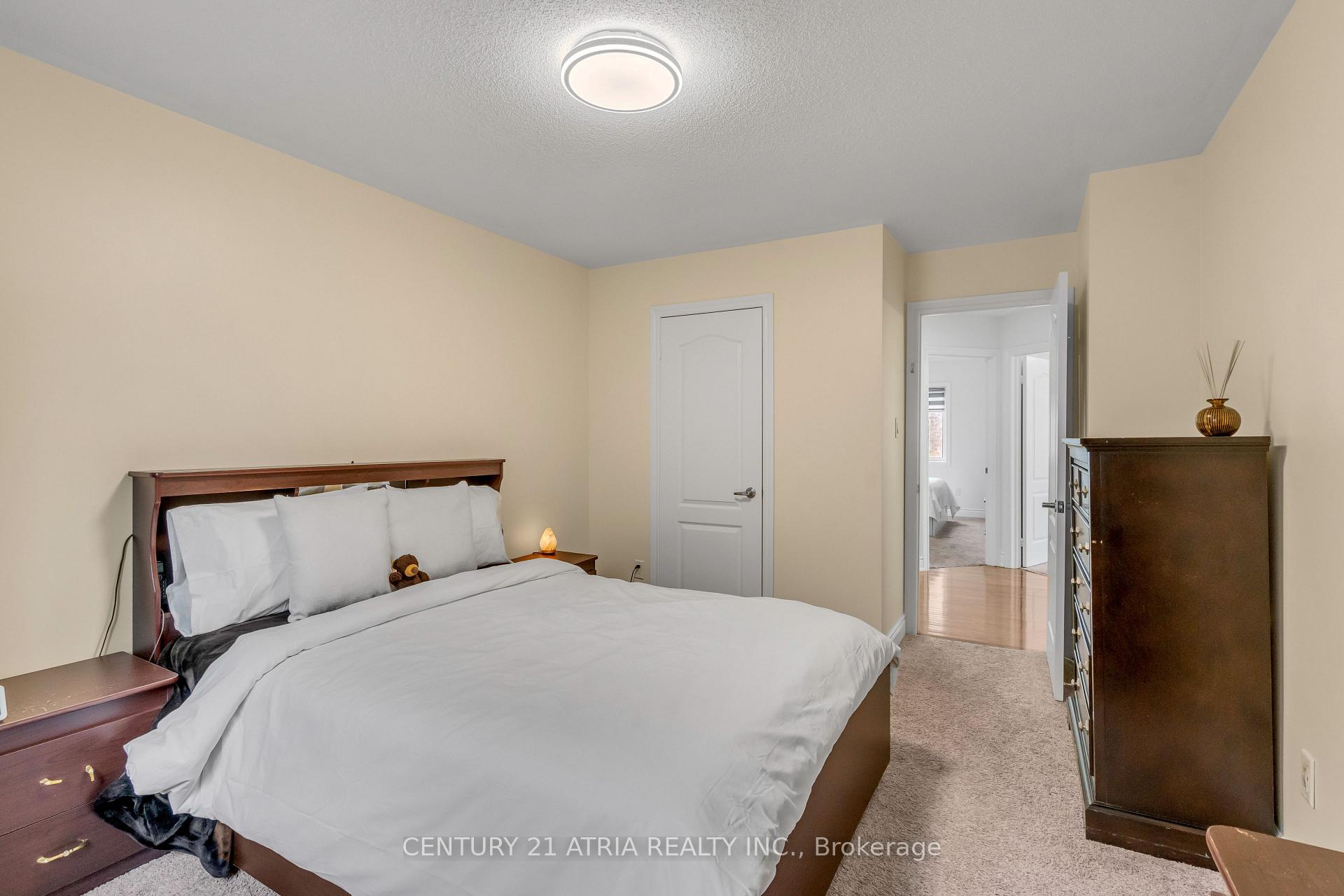 Photo 27 of 10 Louvain Drive, Brampton, Vales of Castlemore North — HOMEH