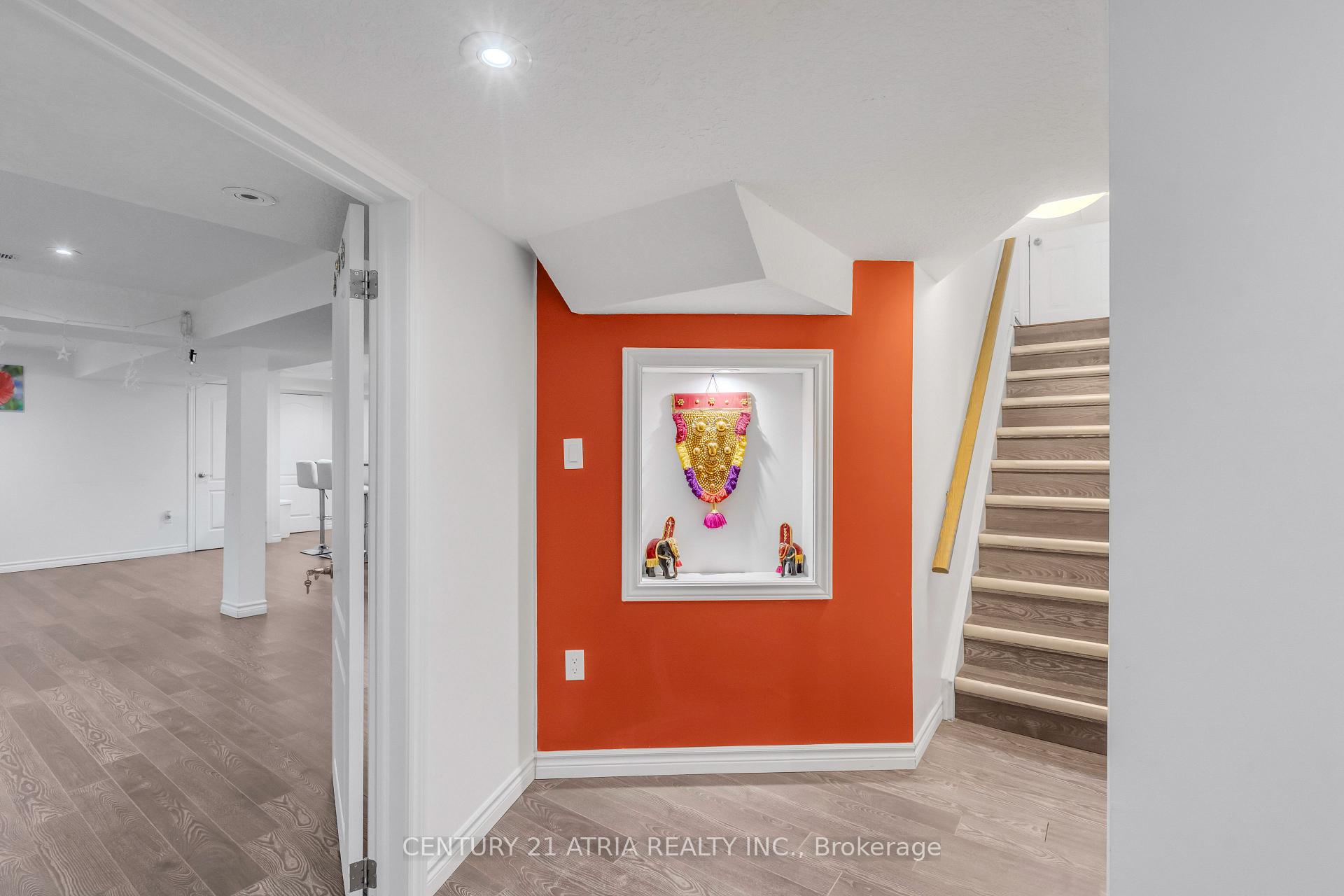 Photo 29 of 10 Louvain Drive, Brampton, Vales of Castlemore North — HOMEH