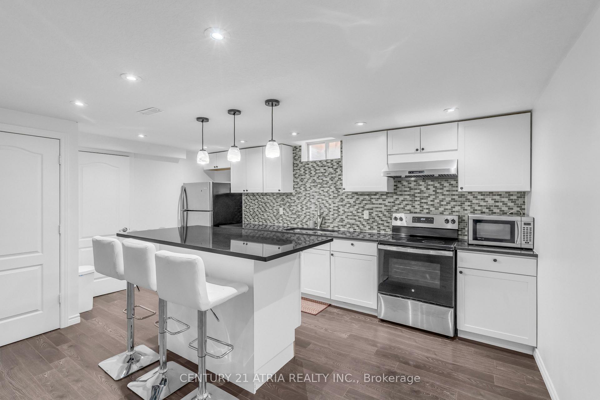 Photo 34 of 10 Louvain Drive, Brampton, Vales of Castlemore North — HOMEH