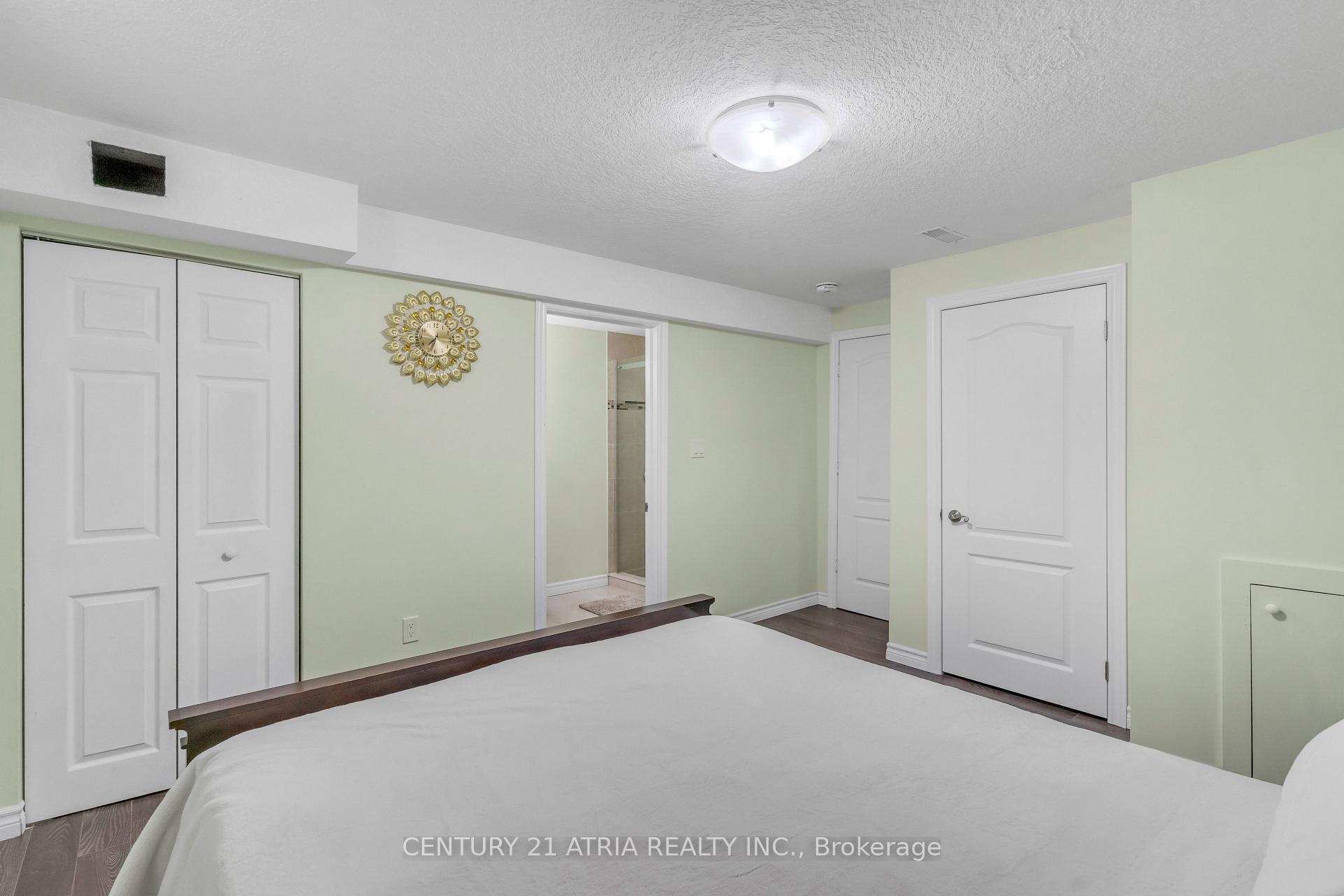 Photo 37 of 10 Louvain Drive, Brampton, Vales of Castlemore North — HOMEH