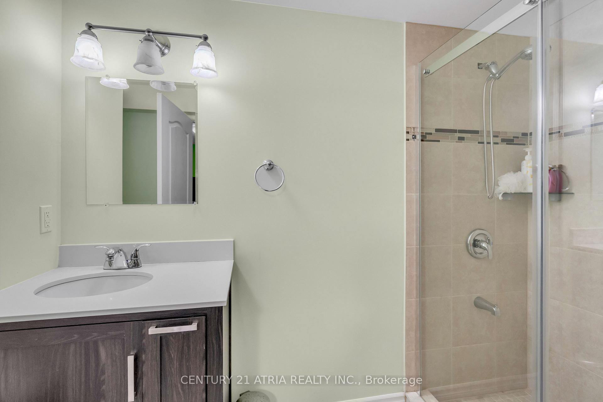 Photo 41 of 10 Louvain Drive, Brampton, Vales of Castlemore North — HOMEH