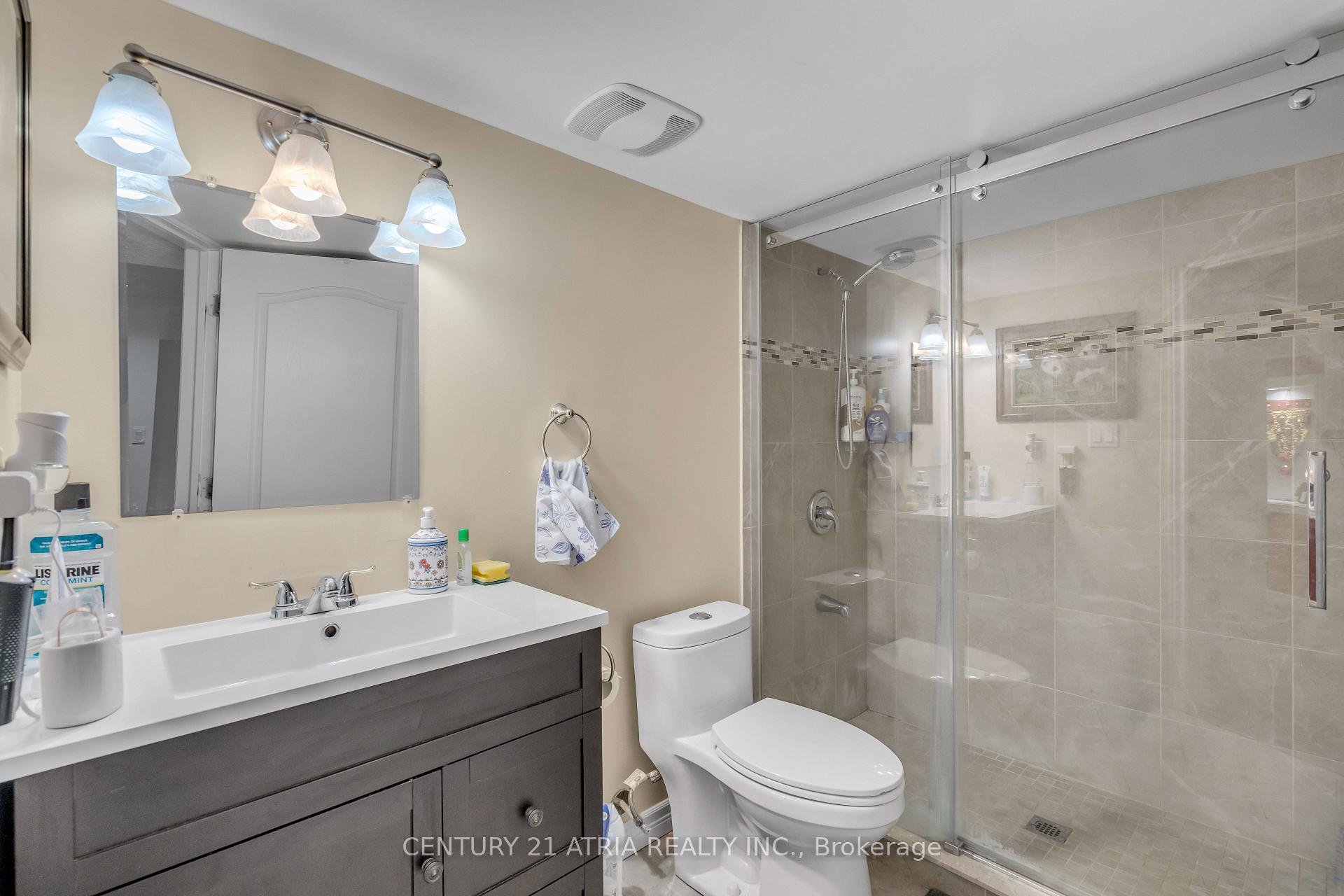 Photo 39 of 10 Louvain Drive, Brampton, Vales of Castlemore North — HOMEH