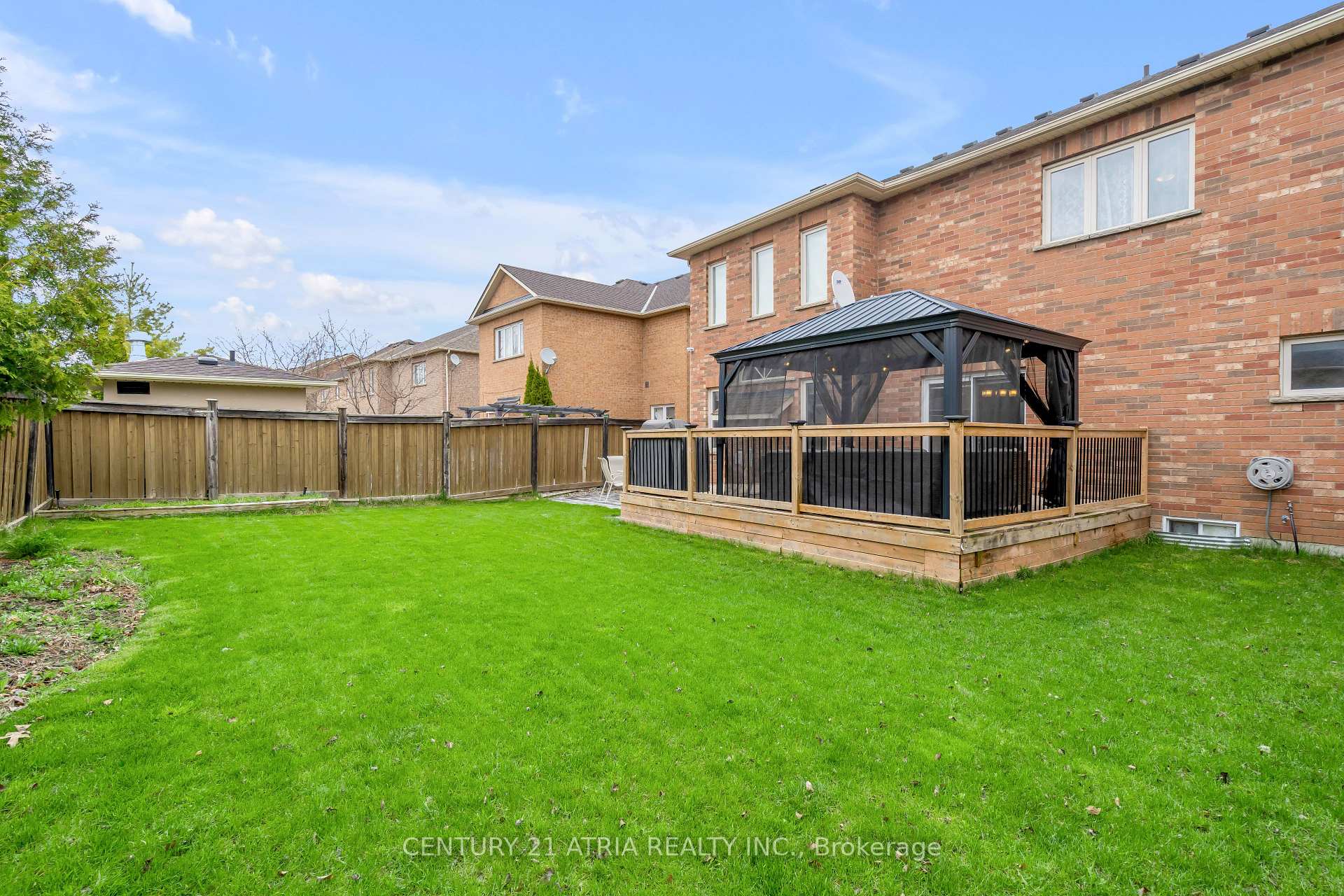 Photo 46 of 10 Louvain Drive, Brampton, Vales of Castlemore North — HOMEH