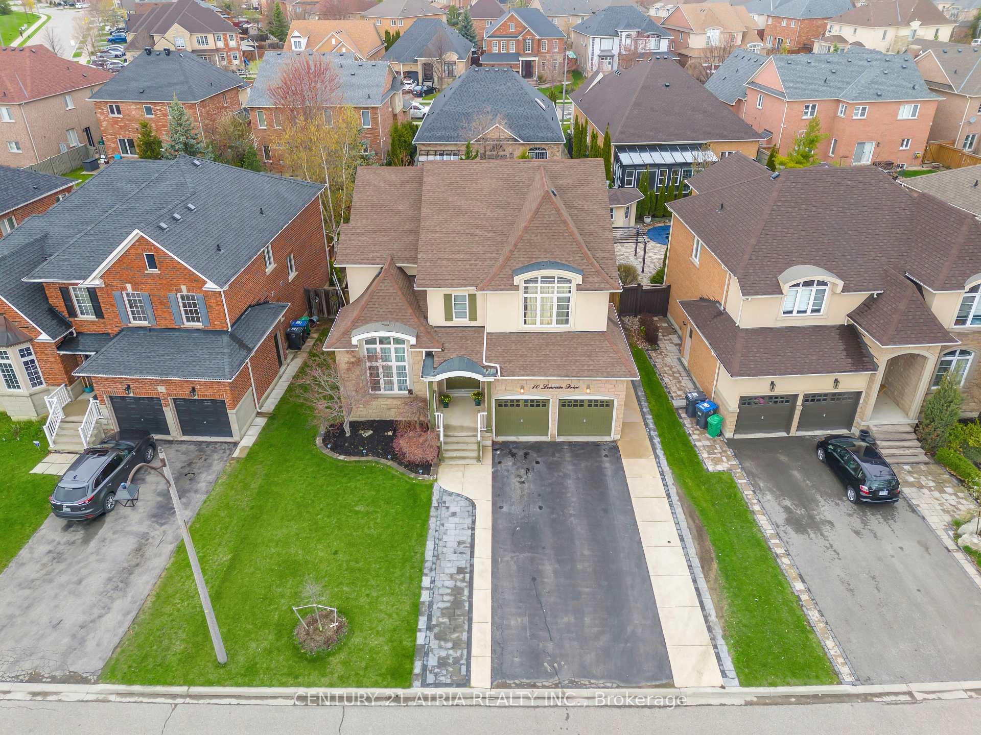 Photo 49 of 10 Louvain Drive, Brampton, Vales of Castlemore North — HOMEH