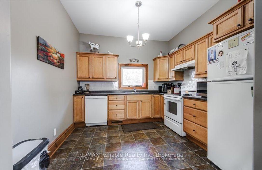 Photo 6 of 38 James Street, Huron East, Seaforth — HOMEH