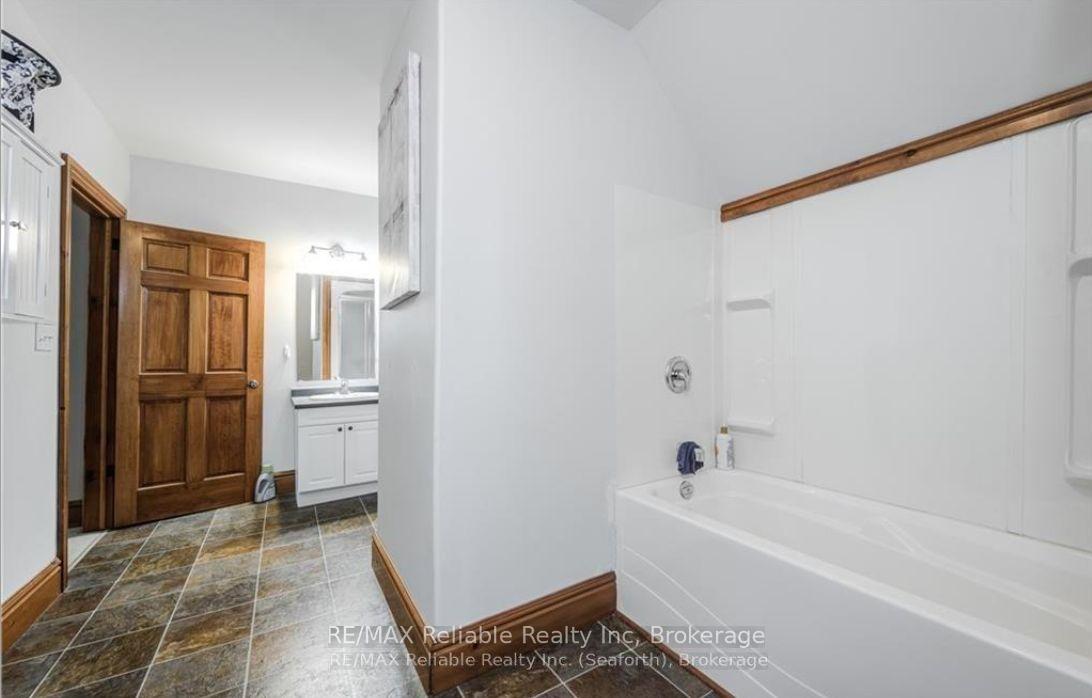 Photo 16 of 38 James Street, Huron East, Seaforth — HOMEH