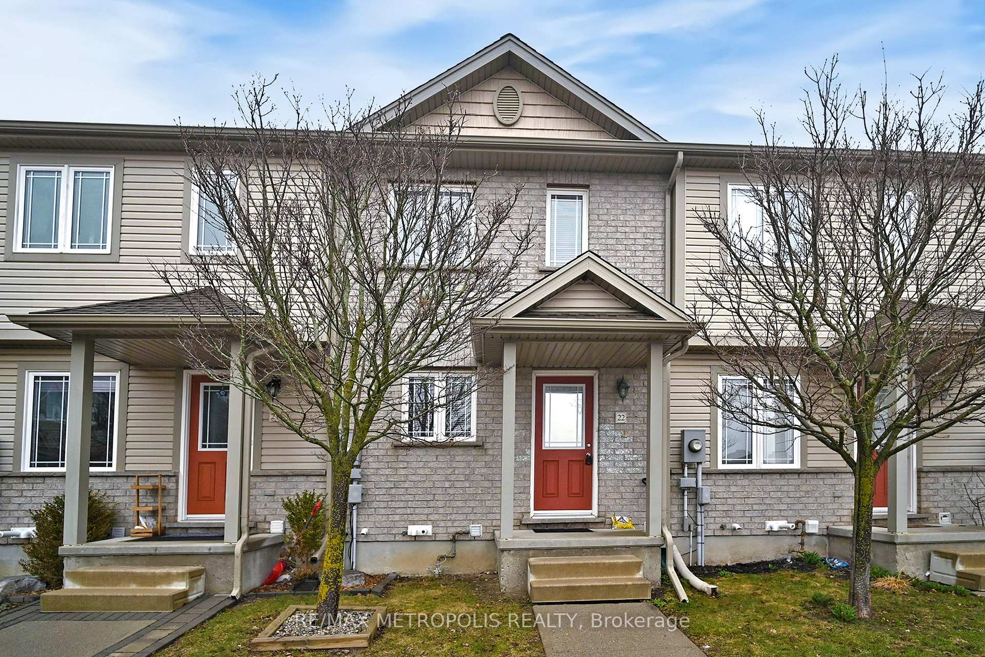Front of Unit 22, 10 Foxglove Crescent