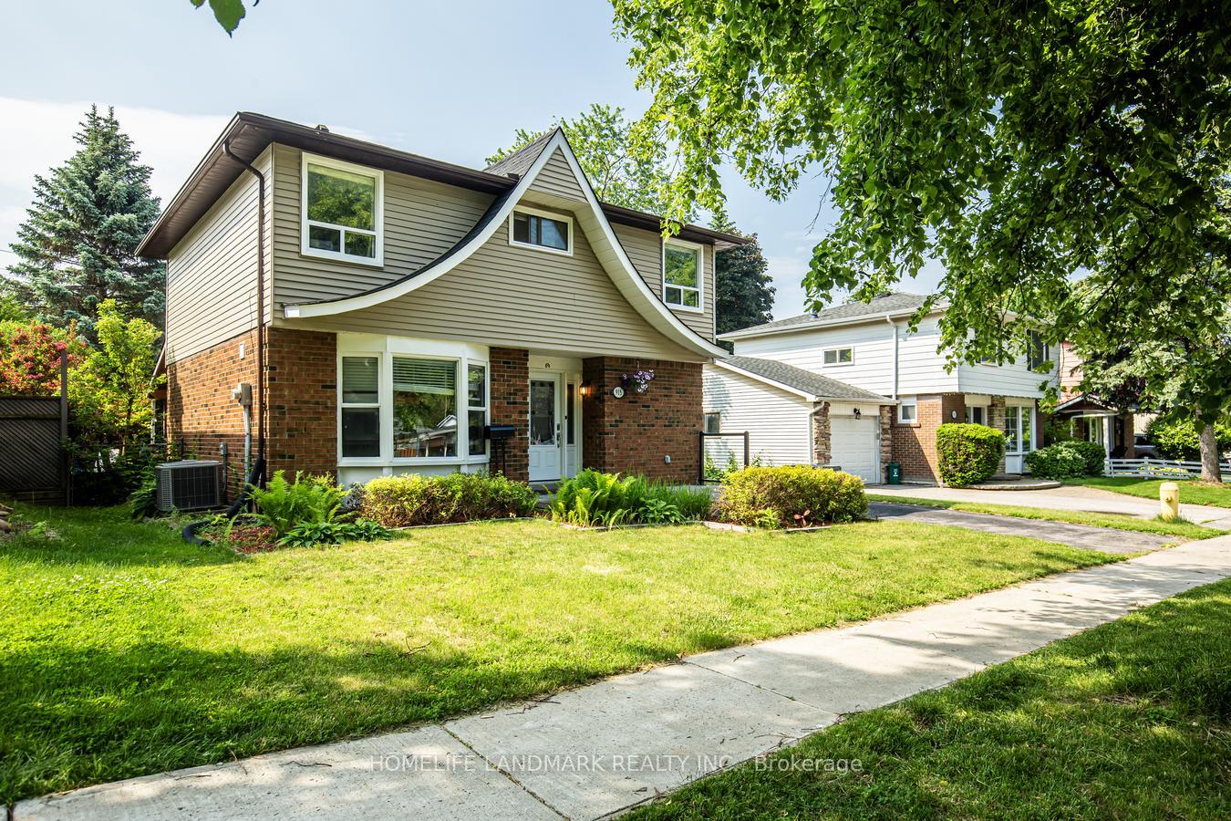 Front of 915 Harding Street