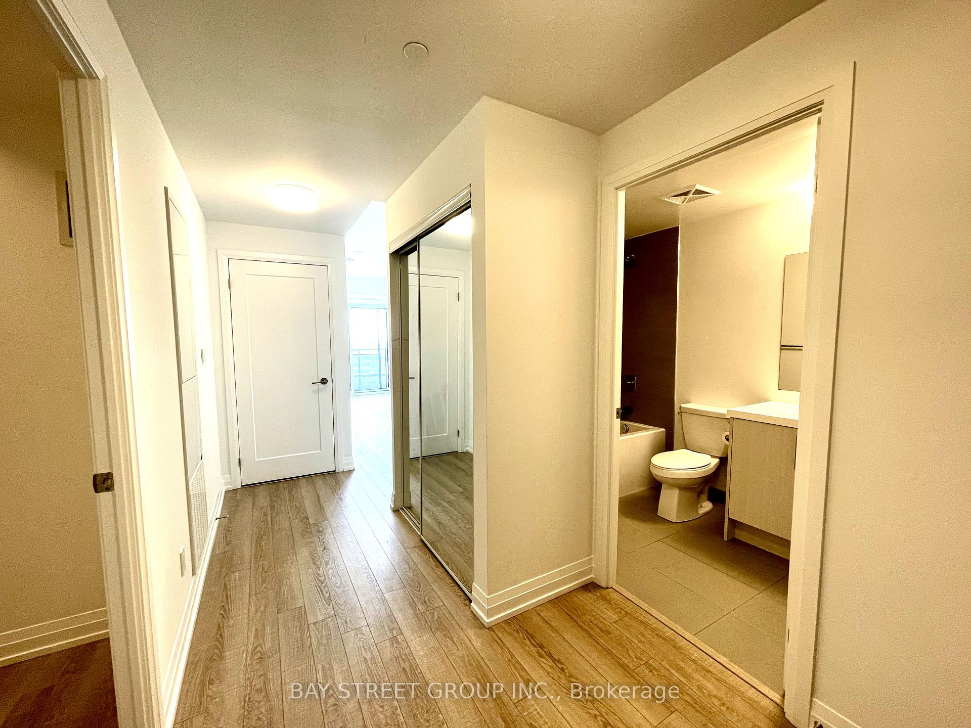 Photo 4 of Unit 2406, 286 Main Street, Toronto, East End-Danforth — HOMEH